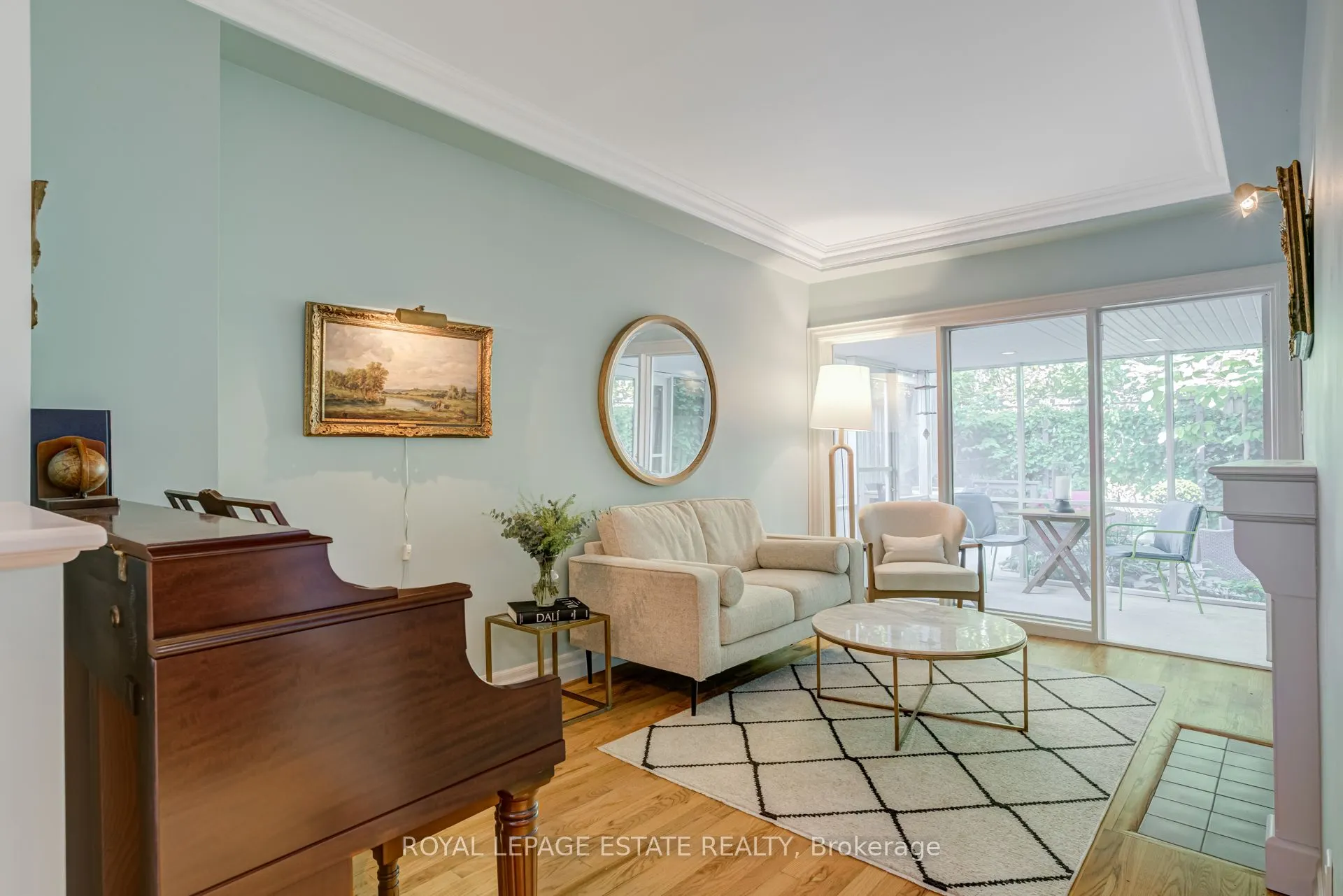 5 Woodstock Place