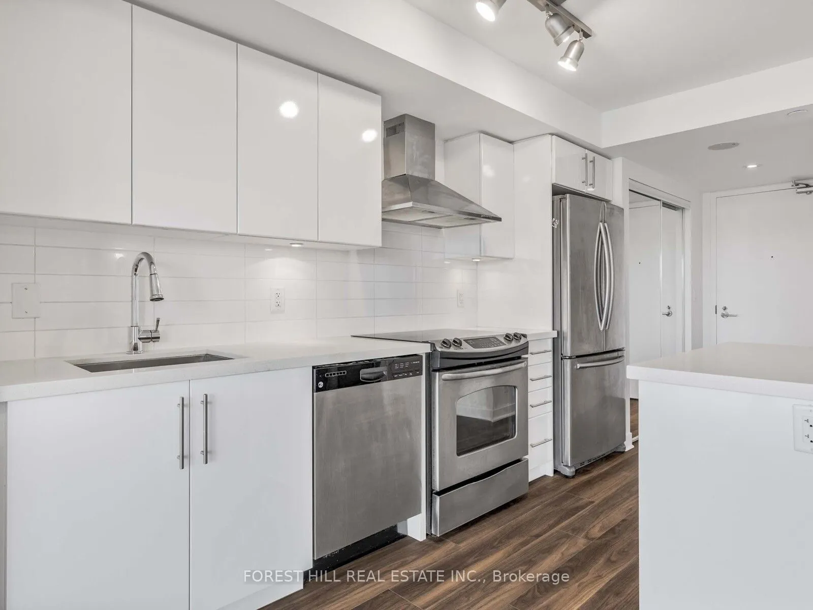 58 Orchard View Boulevard, #510
