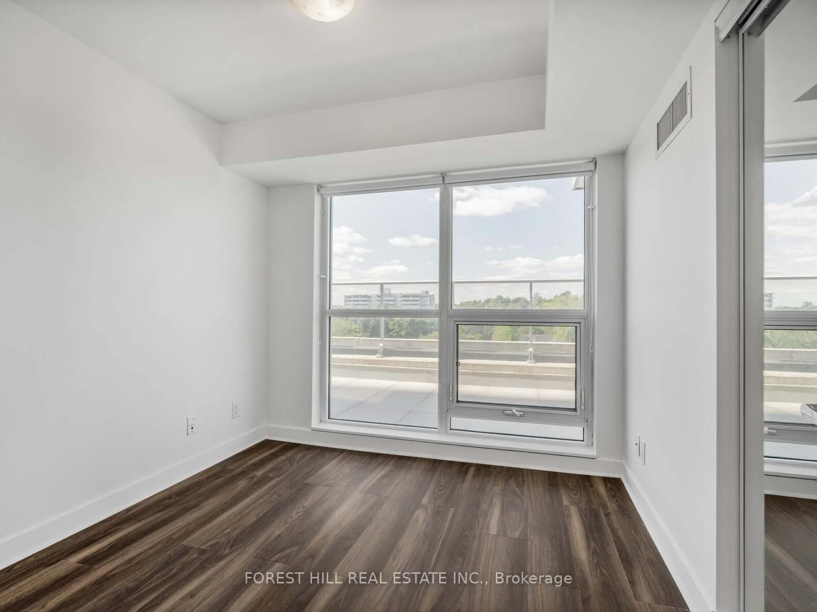 58 Orchard View Boulevard, #510