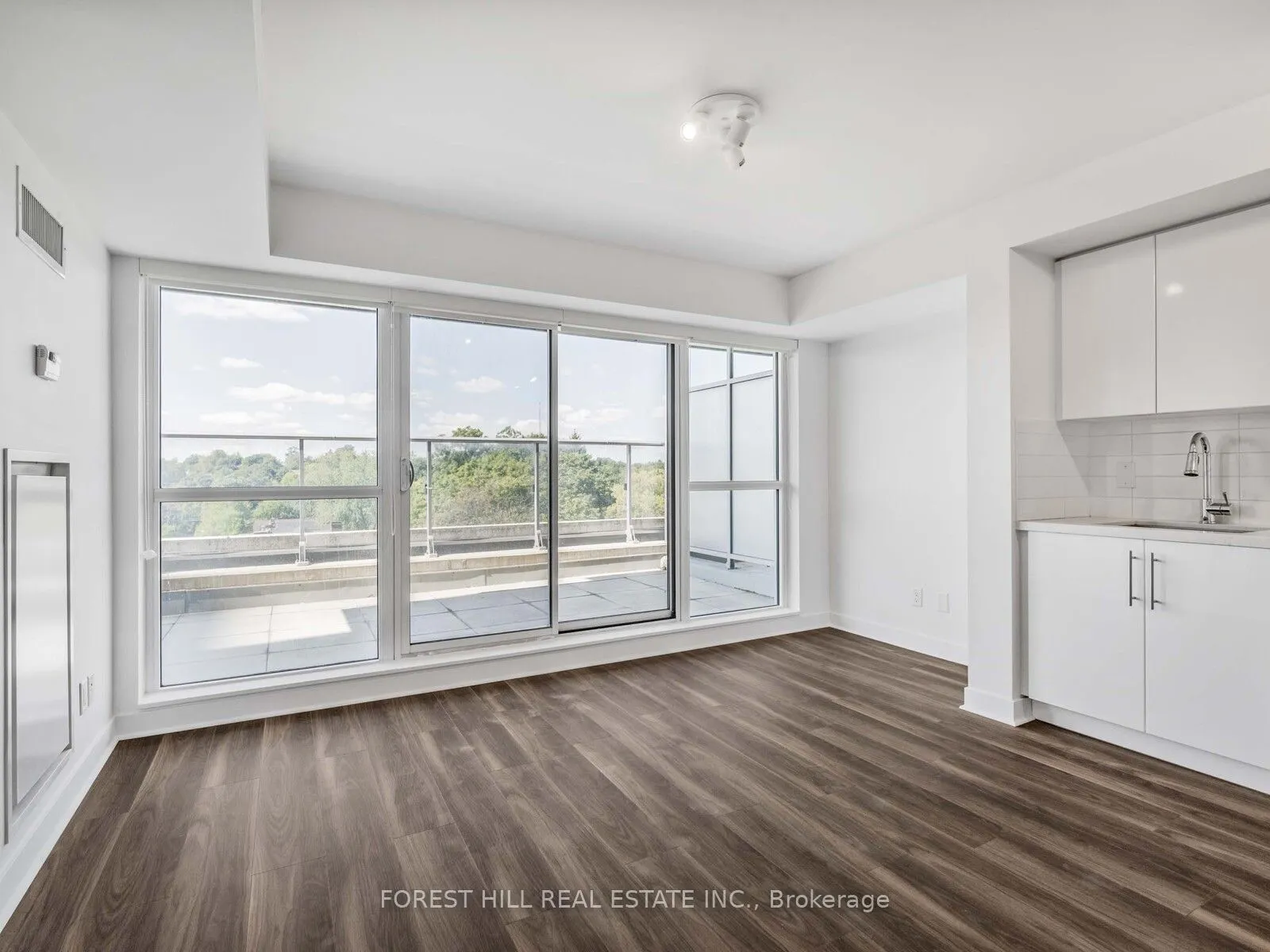58 Orchard View Boulevard, #510