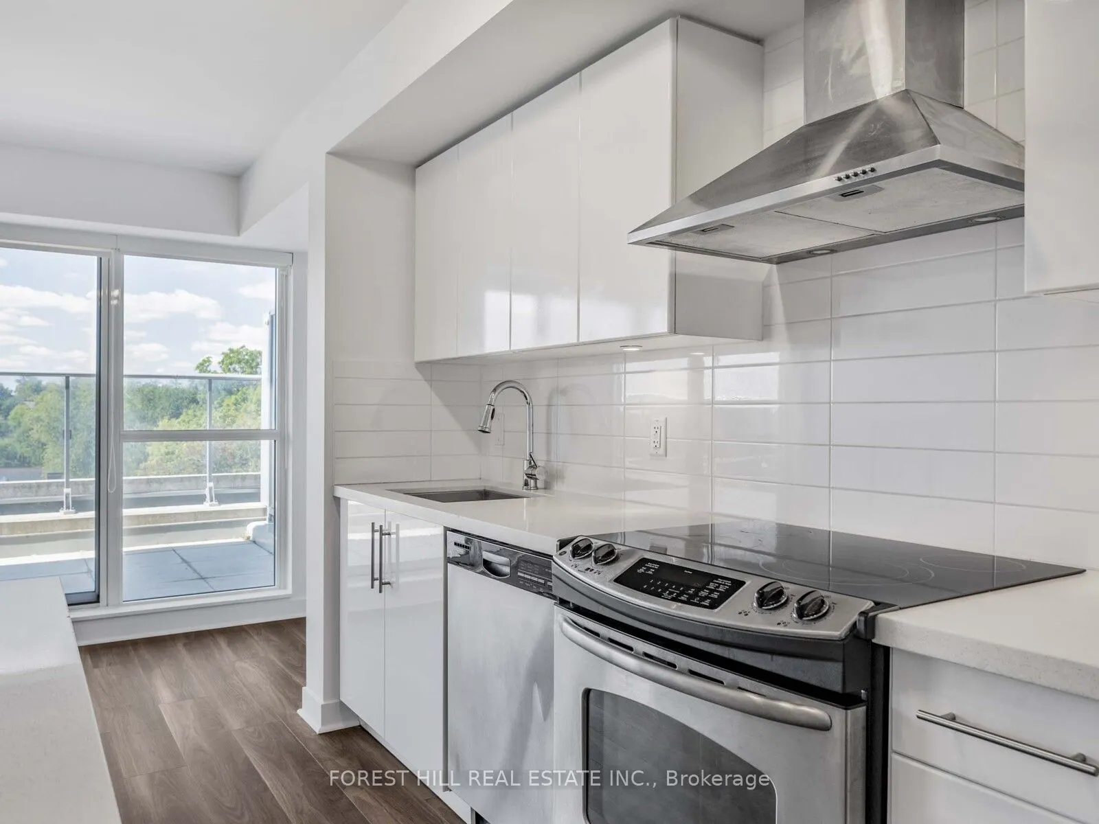58 Orchard View Boulevard, #510