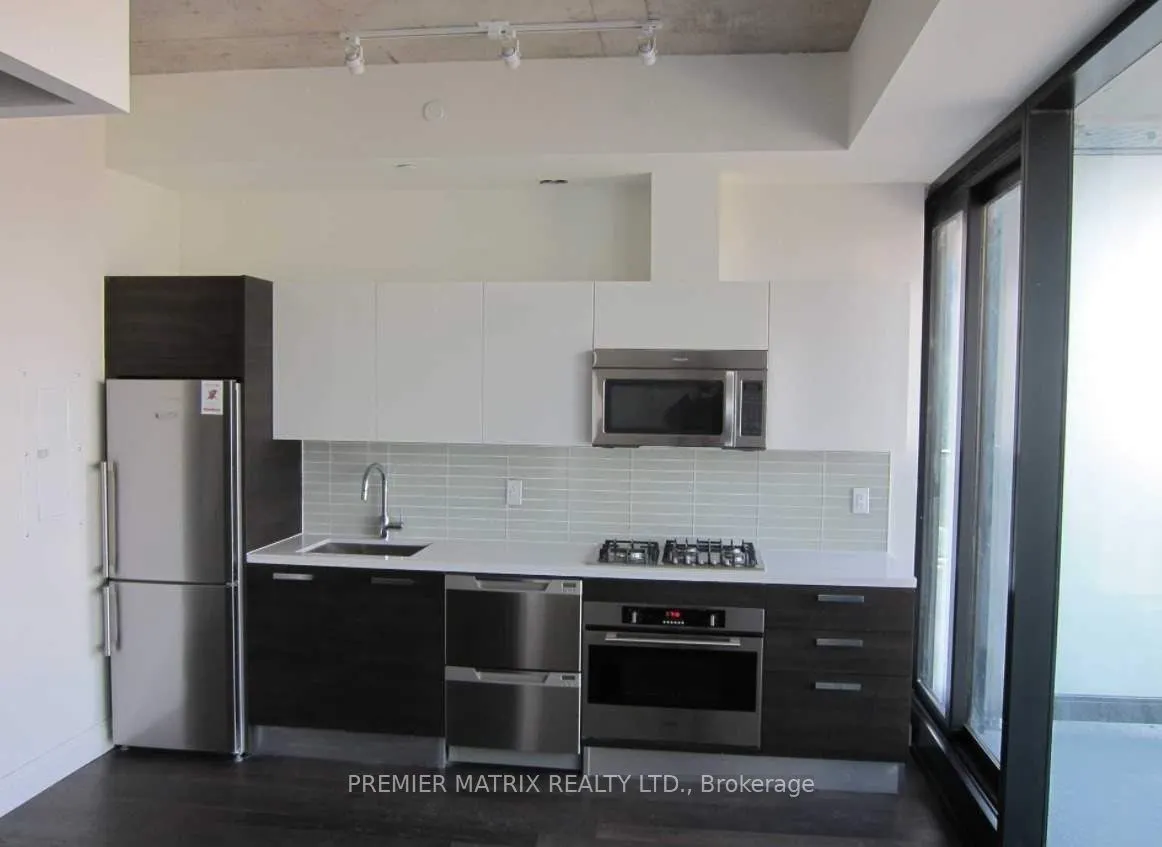 224 King Street W, #1102