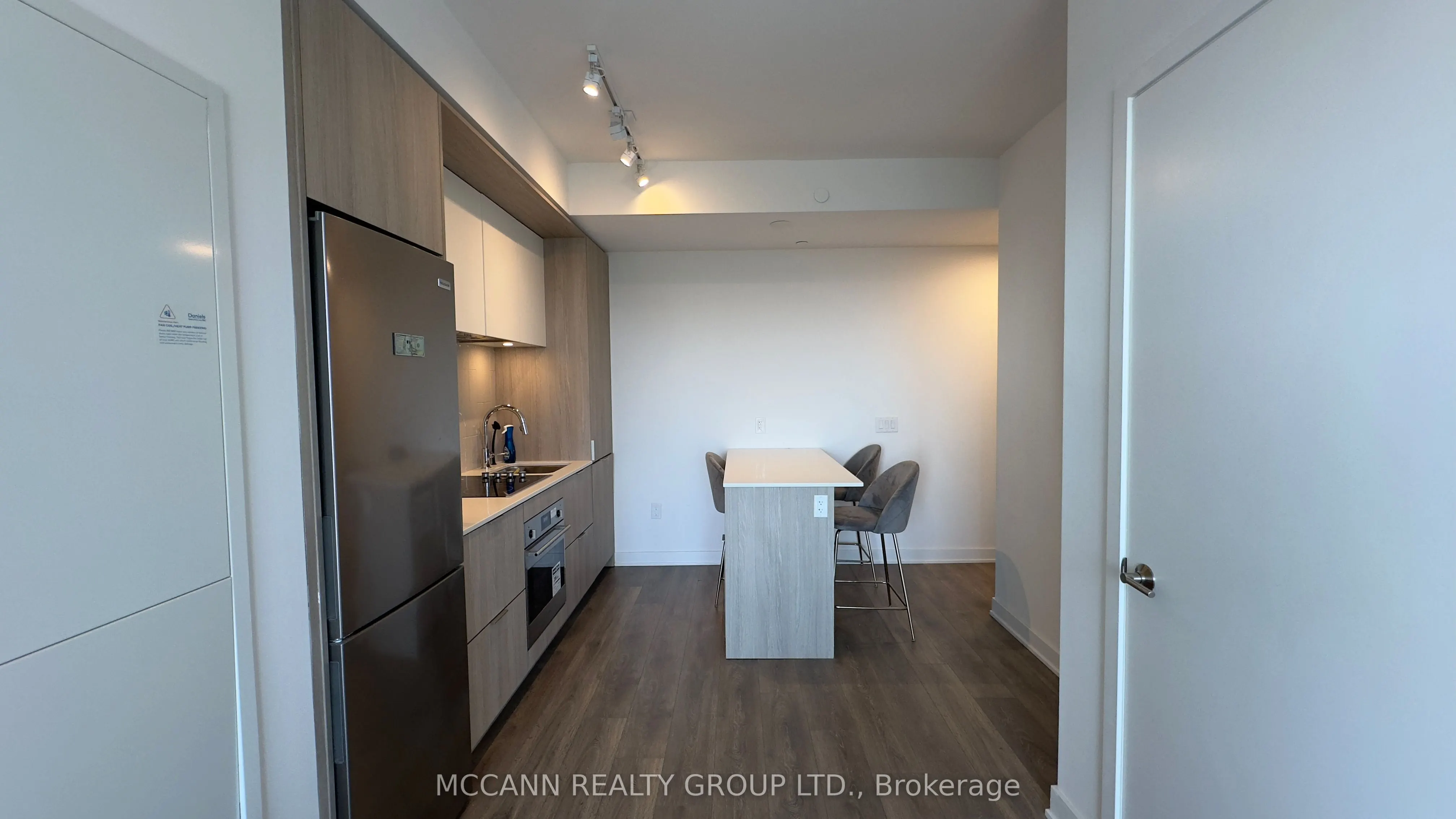 130 River Street, #811
