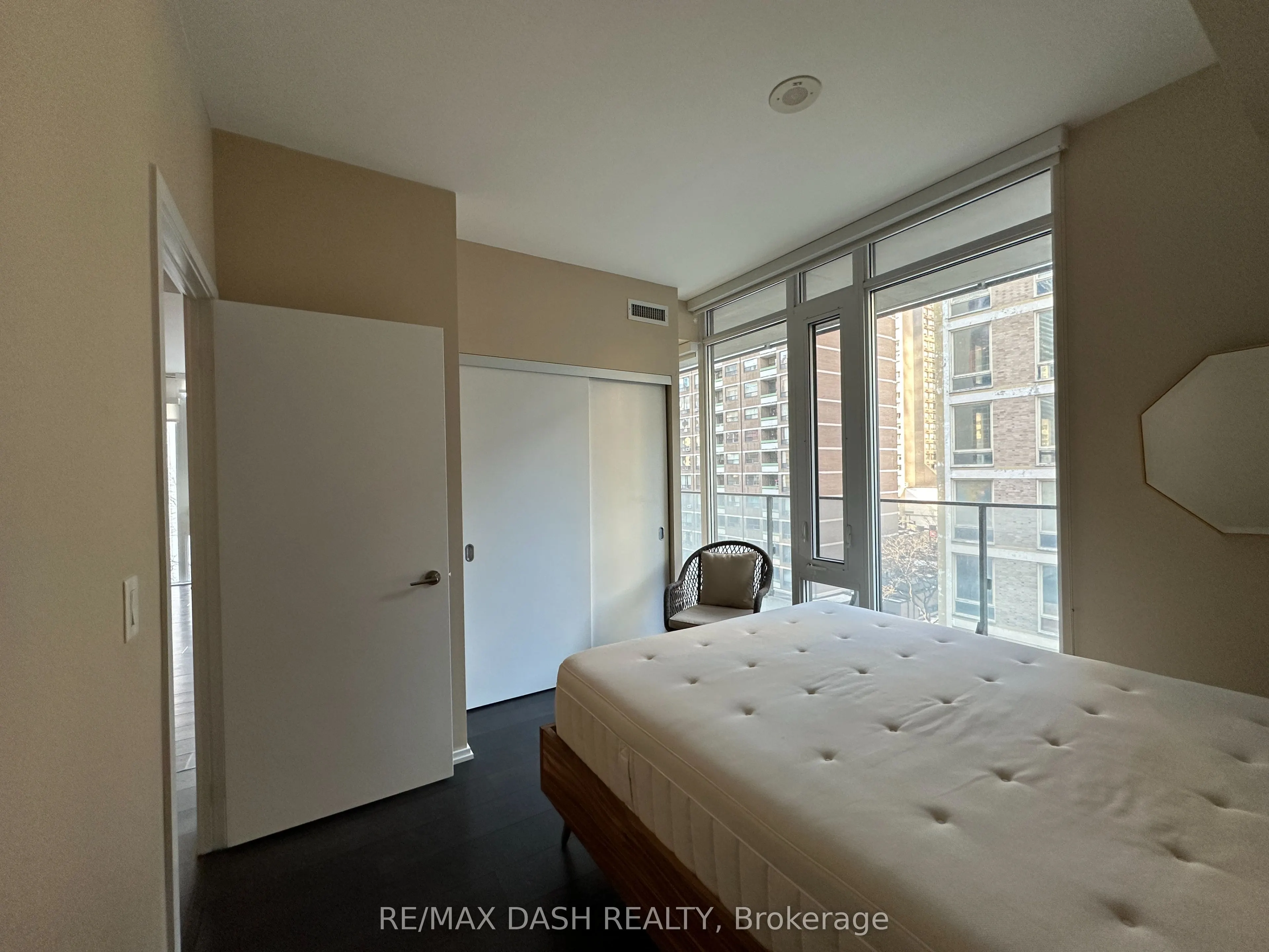 75 St Nicholas Street, #607