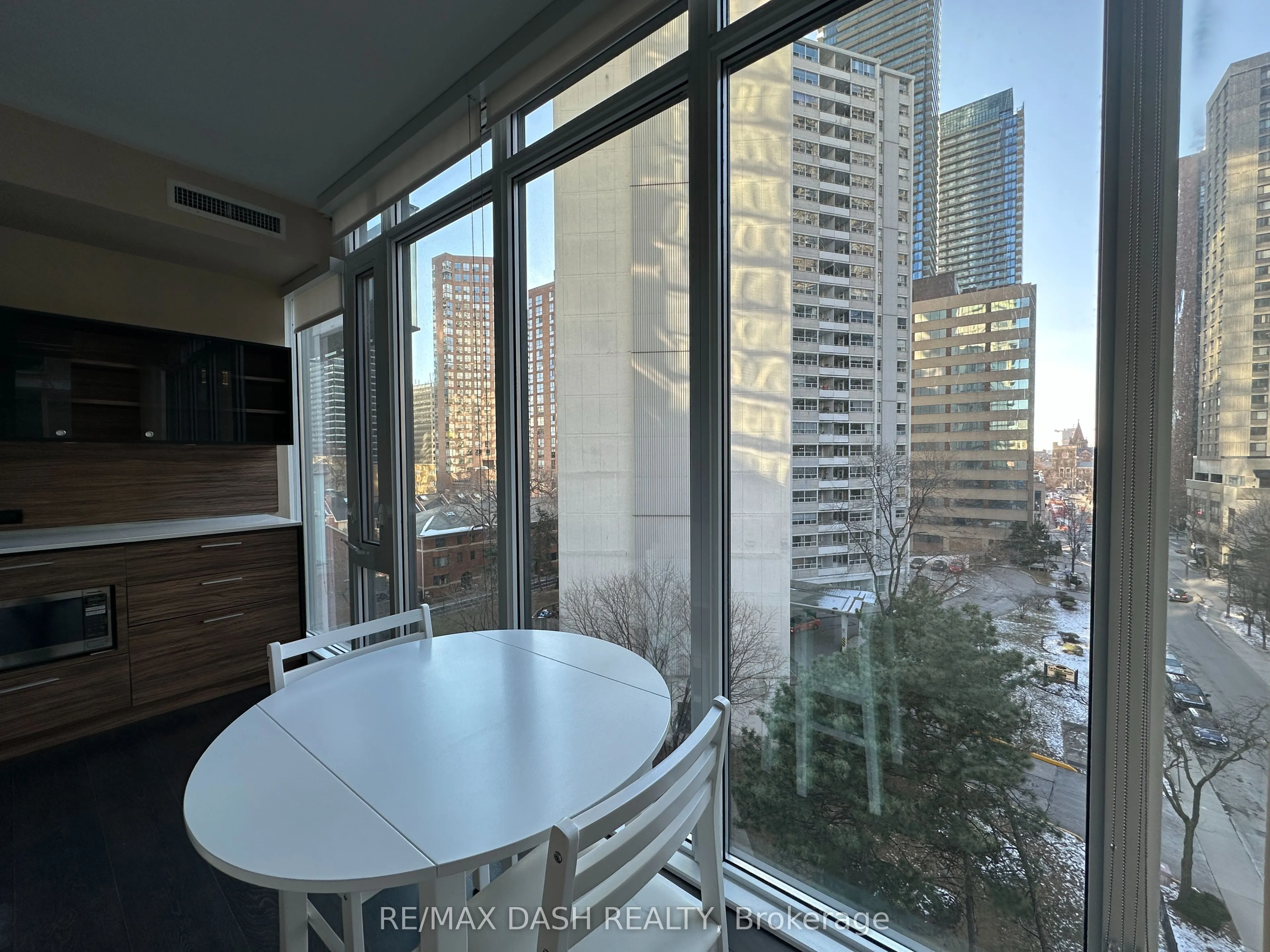 75 St Nicholas Street, #607