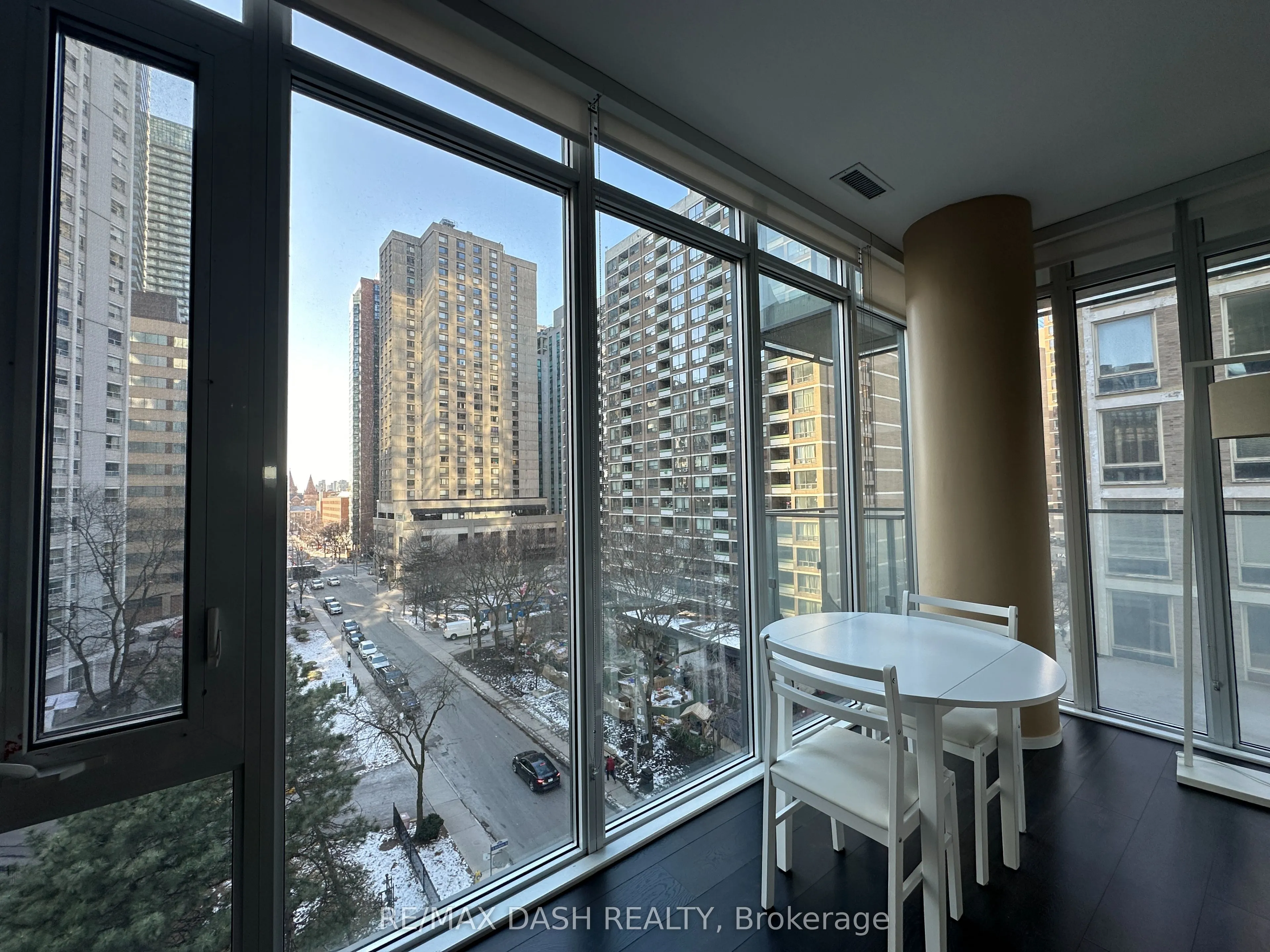 75 St Nicholas Street, #607