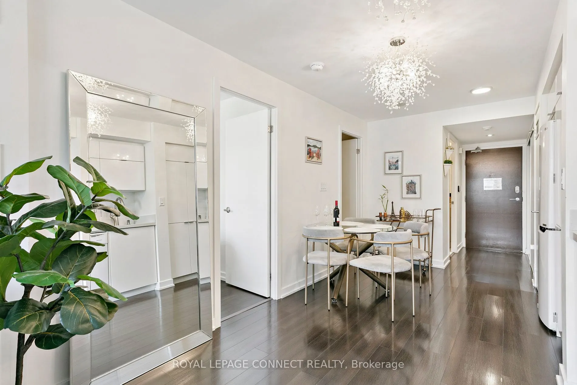 151 Dan Leckie Way, #921