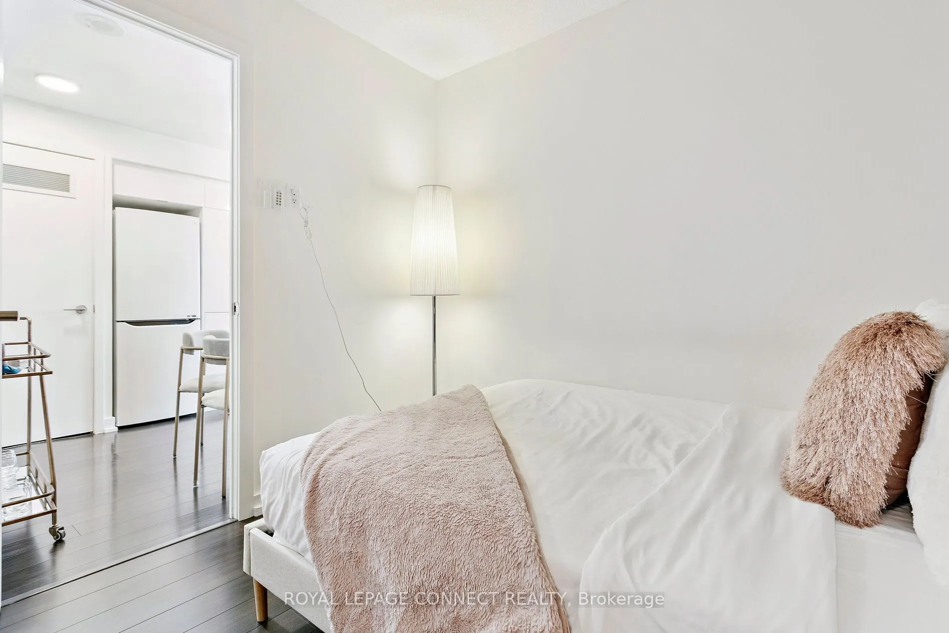 151 Dan Leckie Way, #921