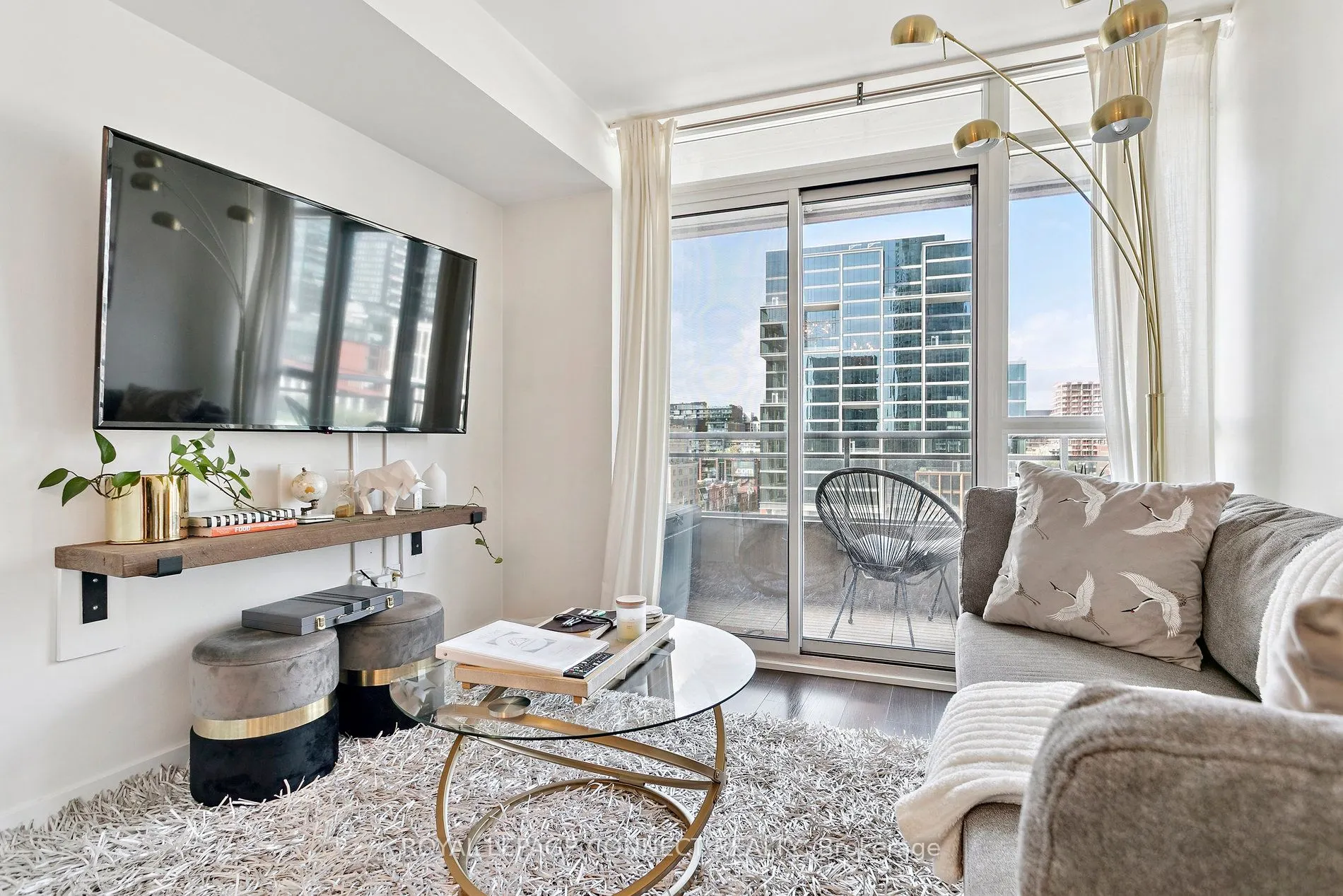 151 Dan Leckie Way, #921