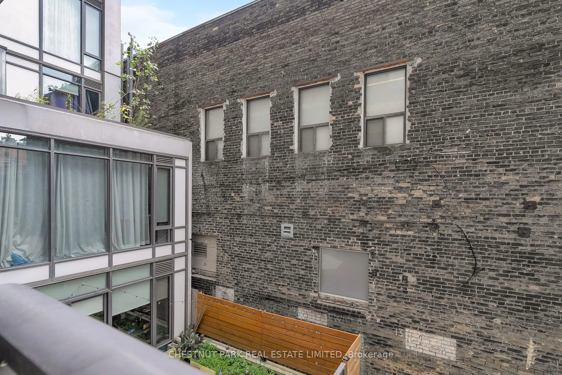 461 Adelaide Street, #230