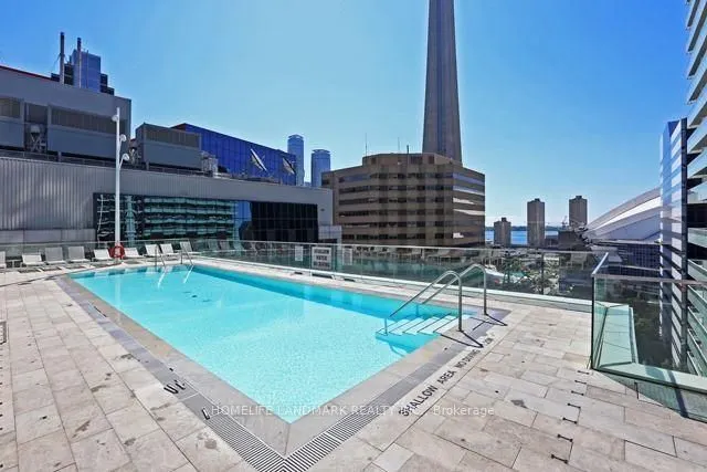 300 Front Street W, #1813