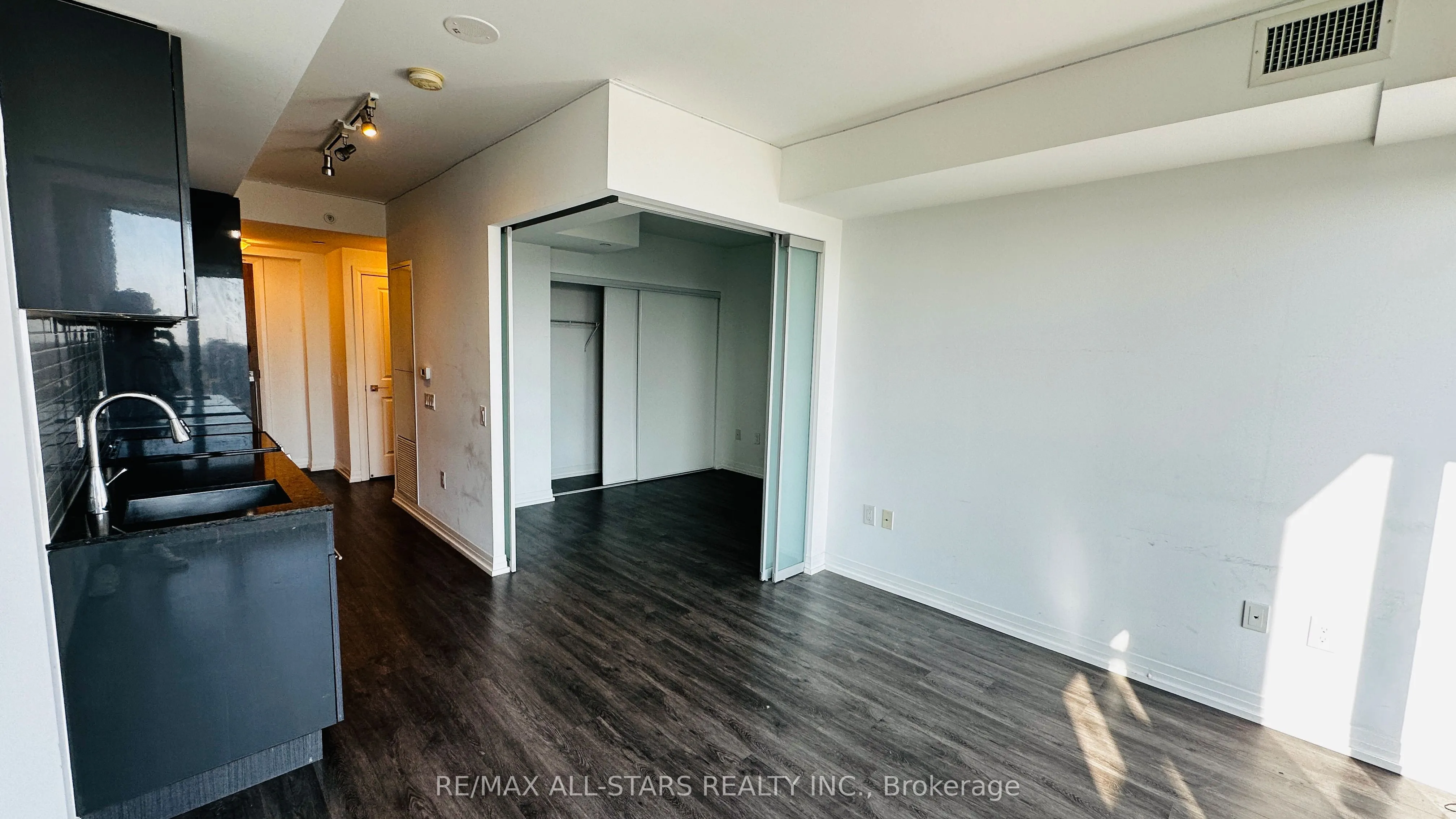 251 Jarvis Street, #3501