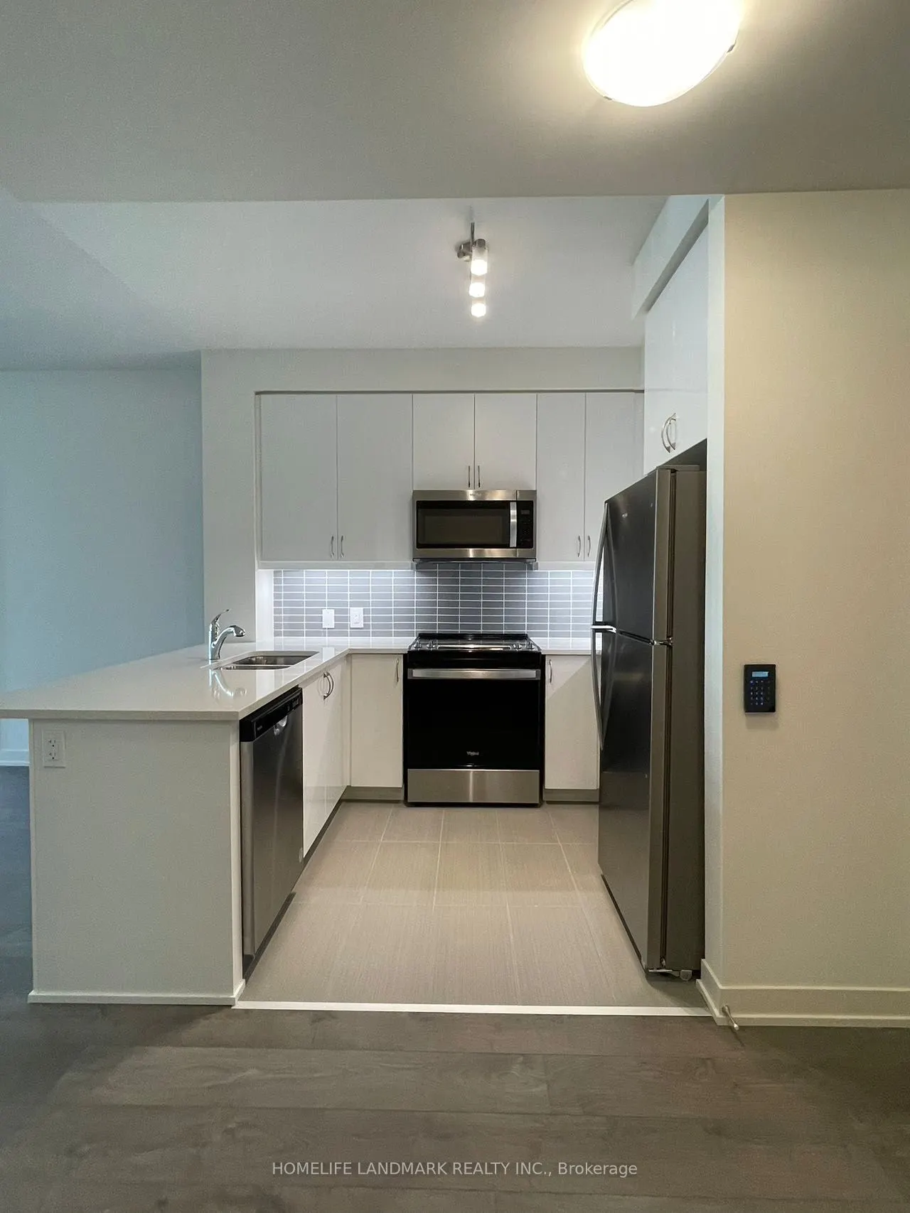 4955 Yonge Street, #905