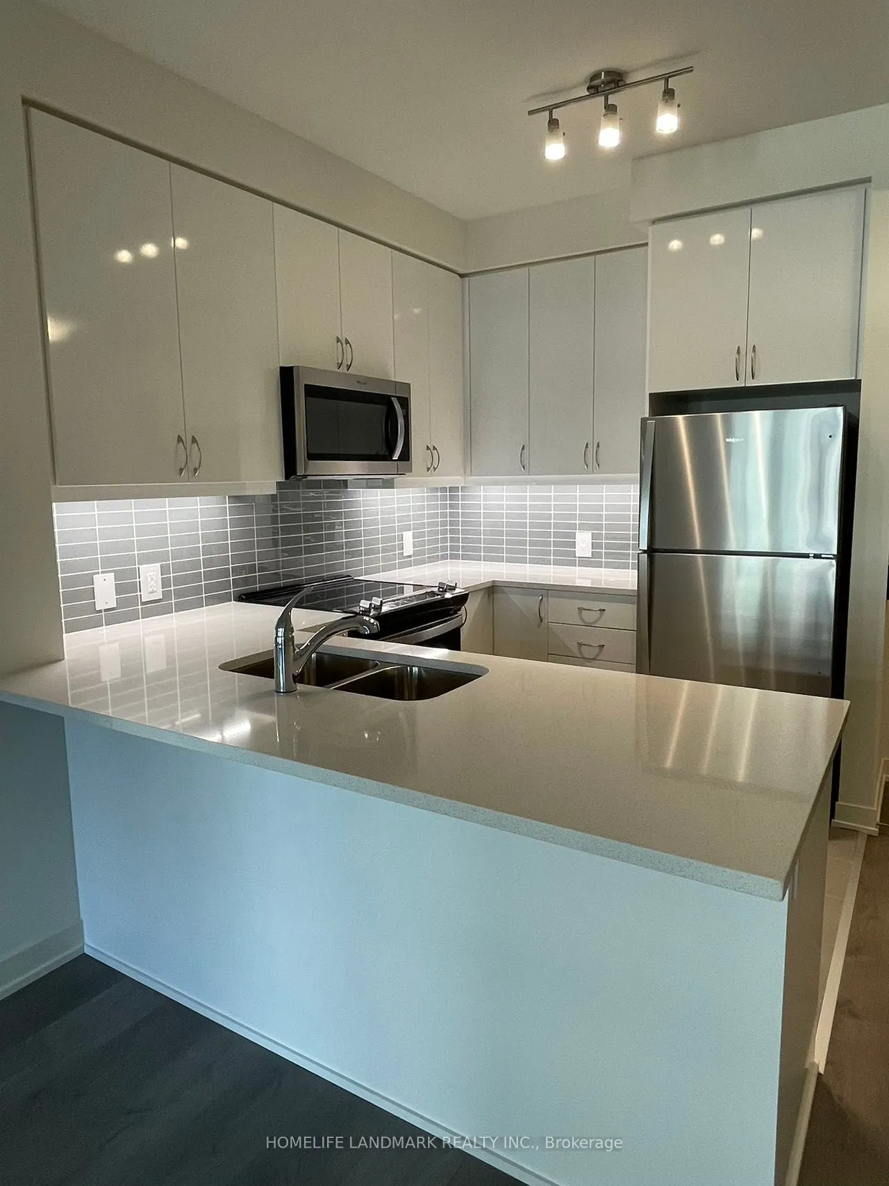 4955 Yonge Street, #905