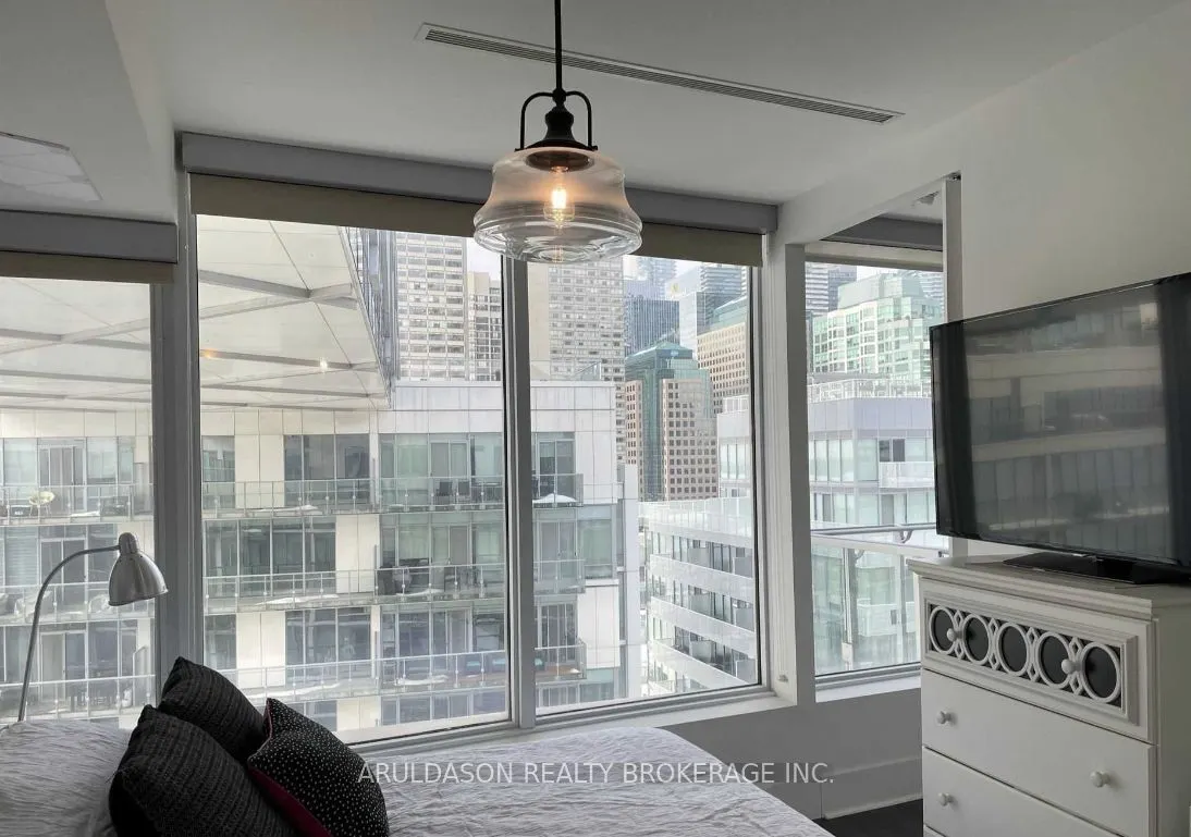 29 Queens Quay E, #1125