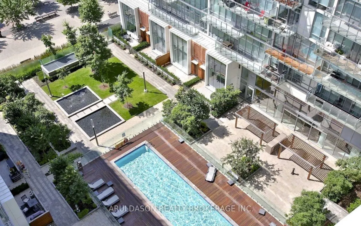 29 Queens Quay E, #1125