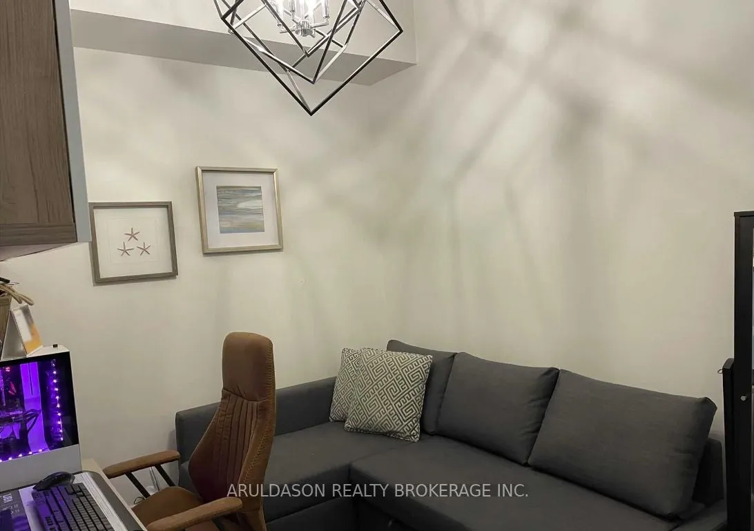 29 Queens Quay E, #1125