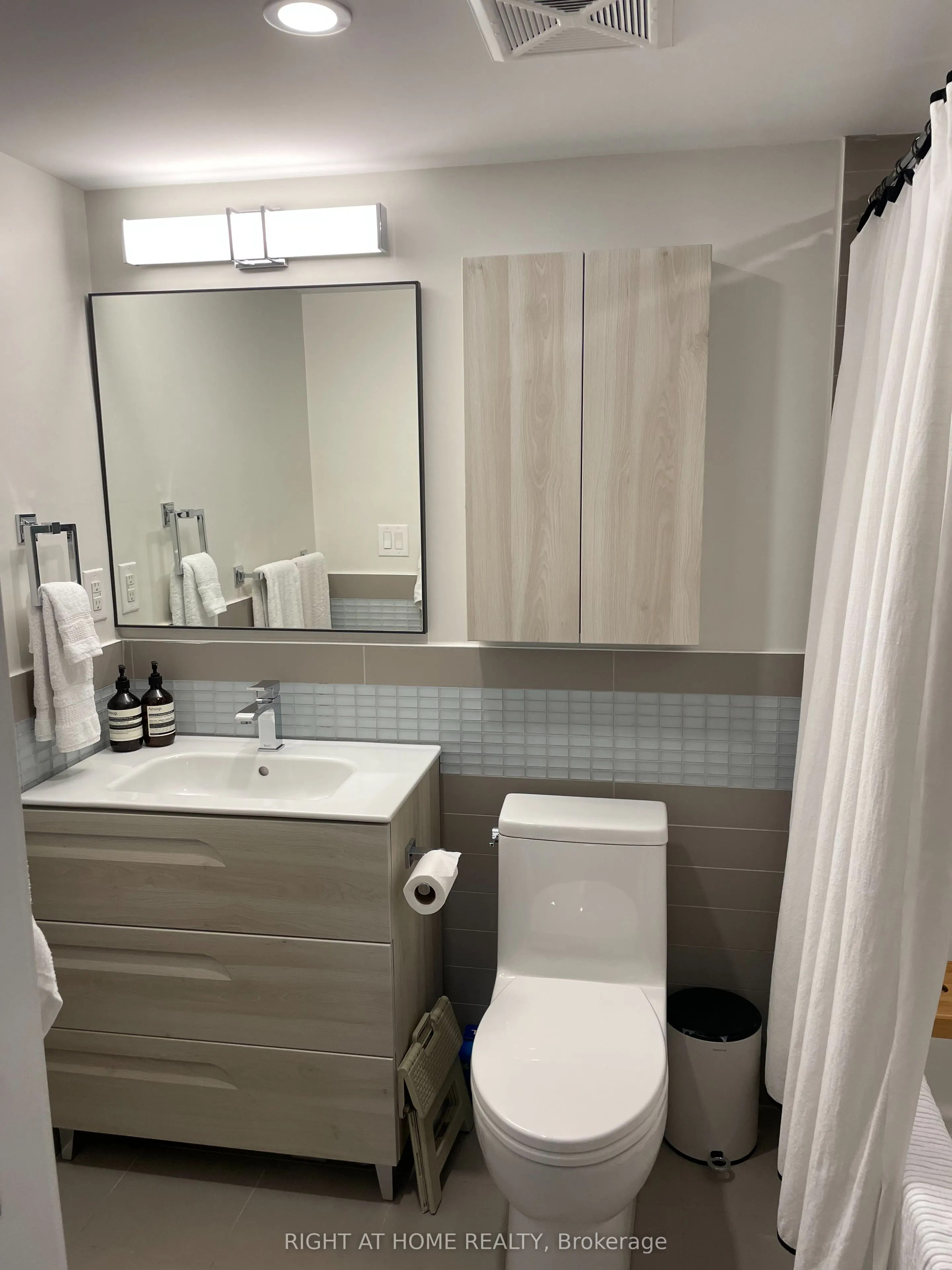 295 Adelaide Street W, #624