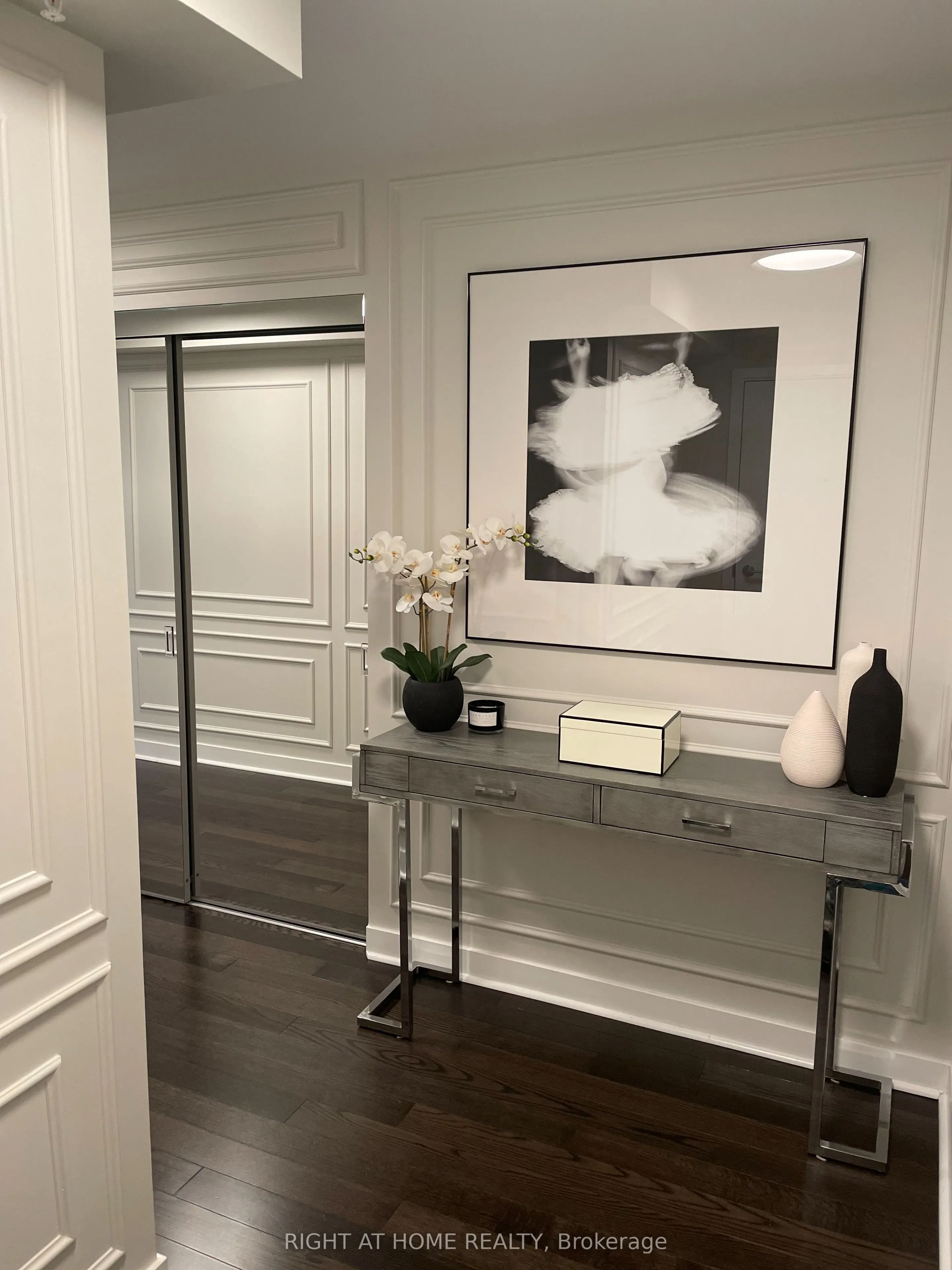 295 Adelaide Street W, #624