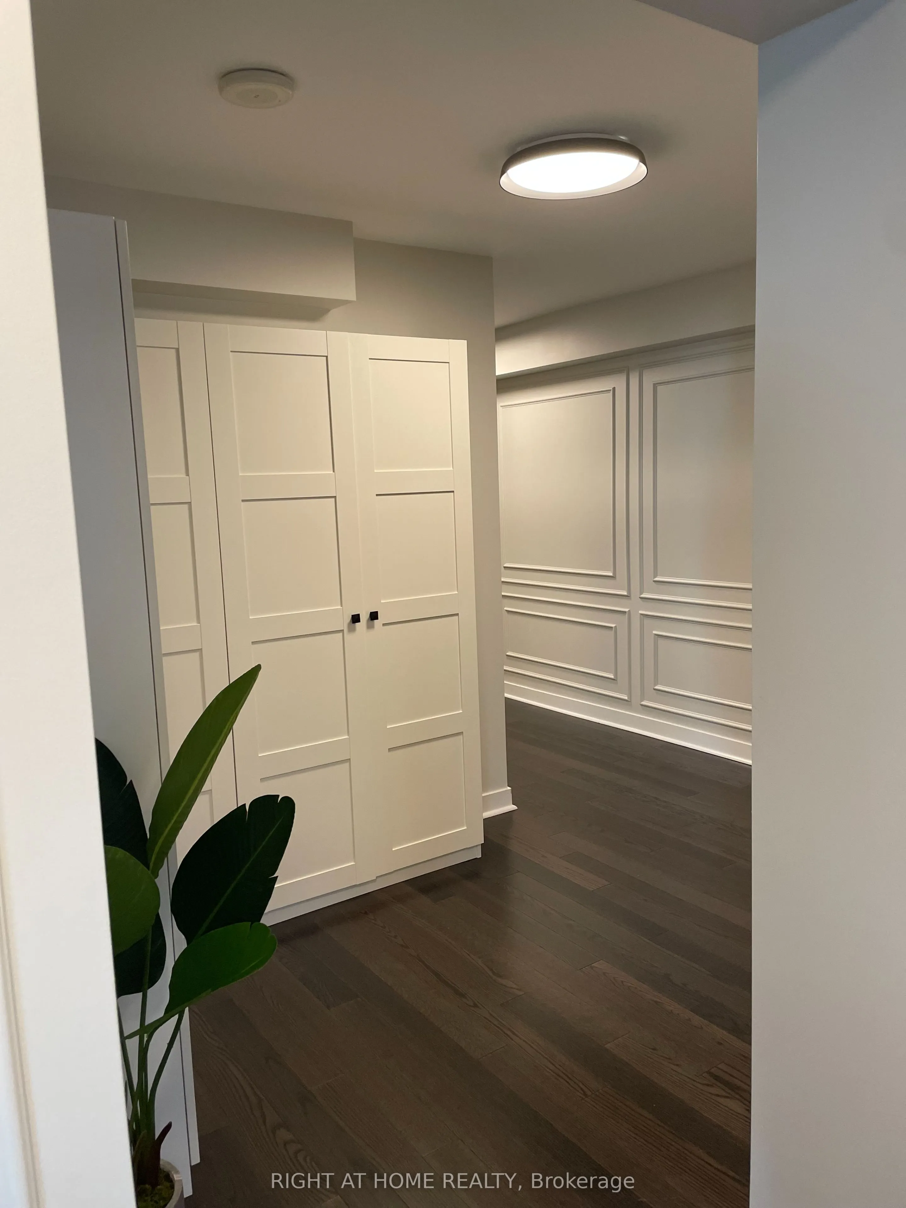 295 Adelaide Street W, #624