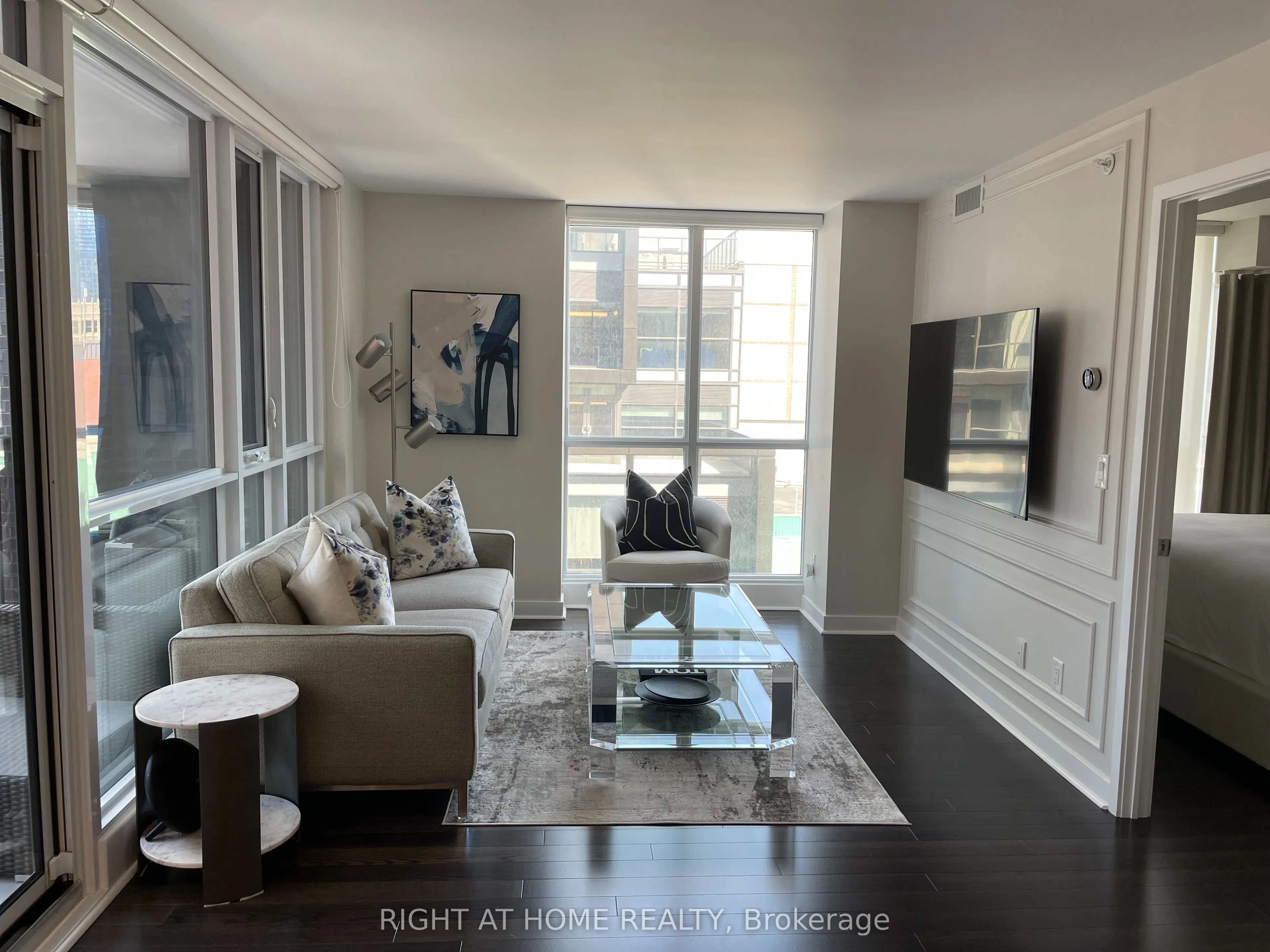 295 Adelaide Street W, #624