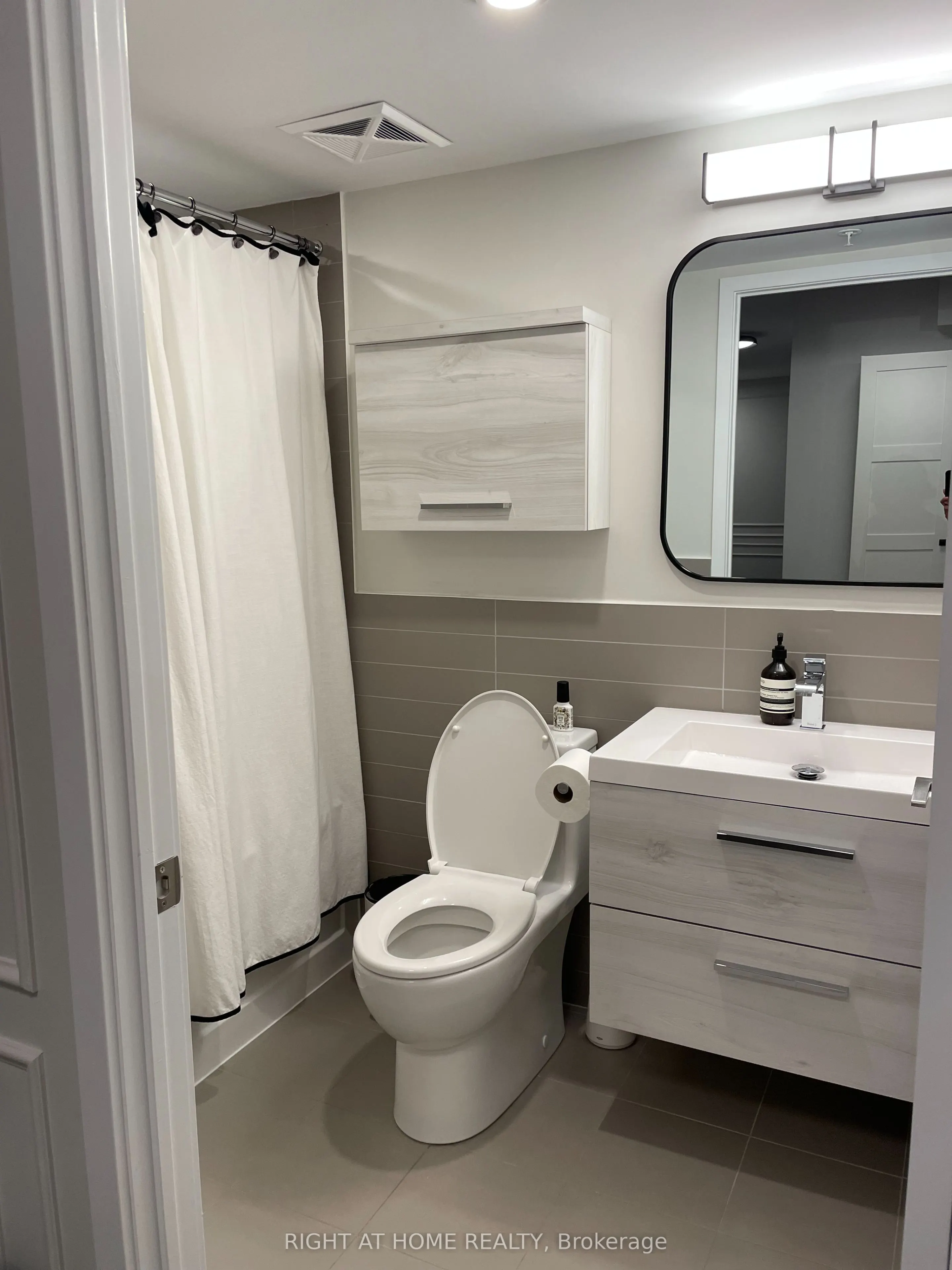 295 Adelaide Street W, #624