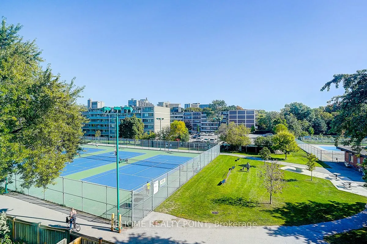 8D Leaside Park Drive, #8D