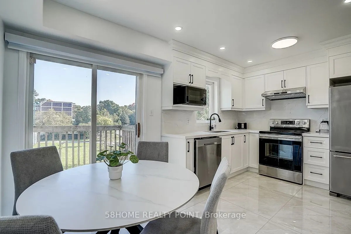 8D Leaside Park Drive, #8D