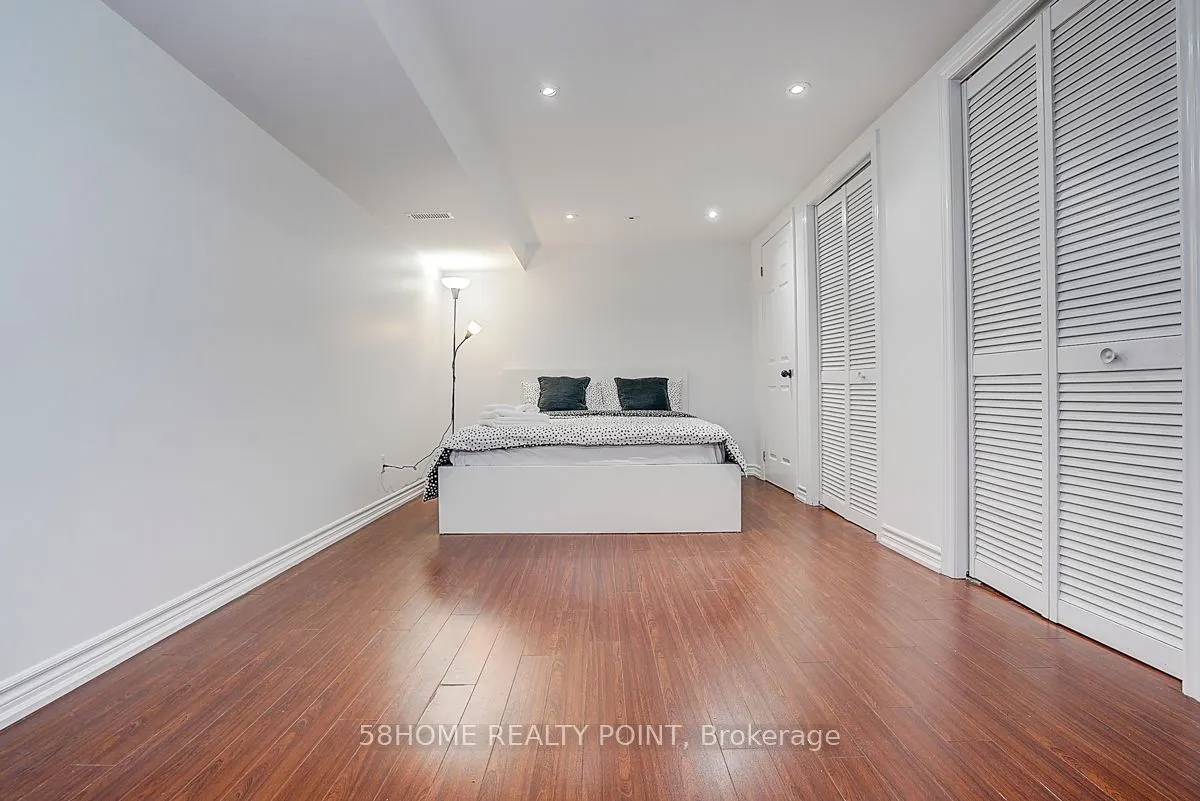 8D Leaside Park Drive, #8D