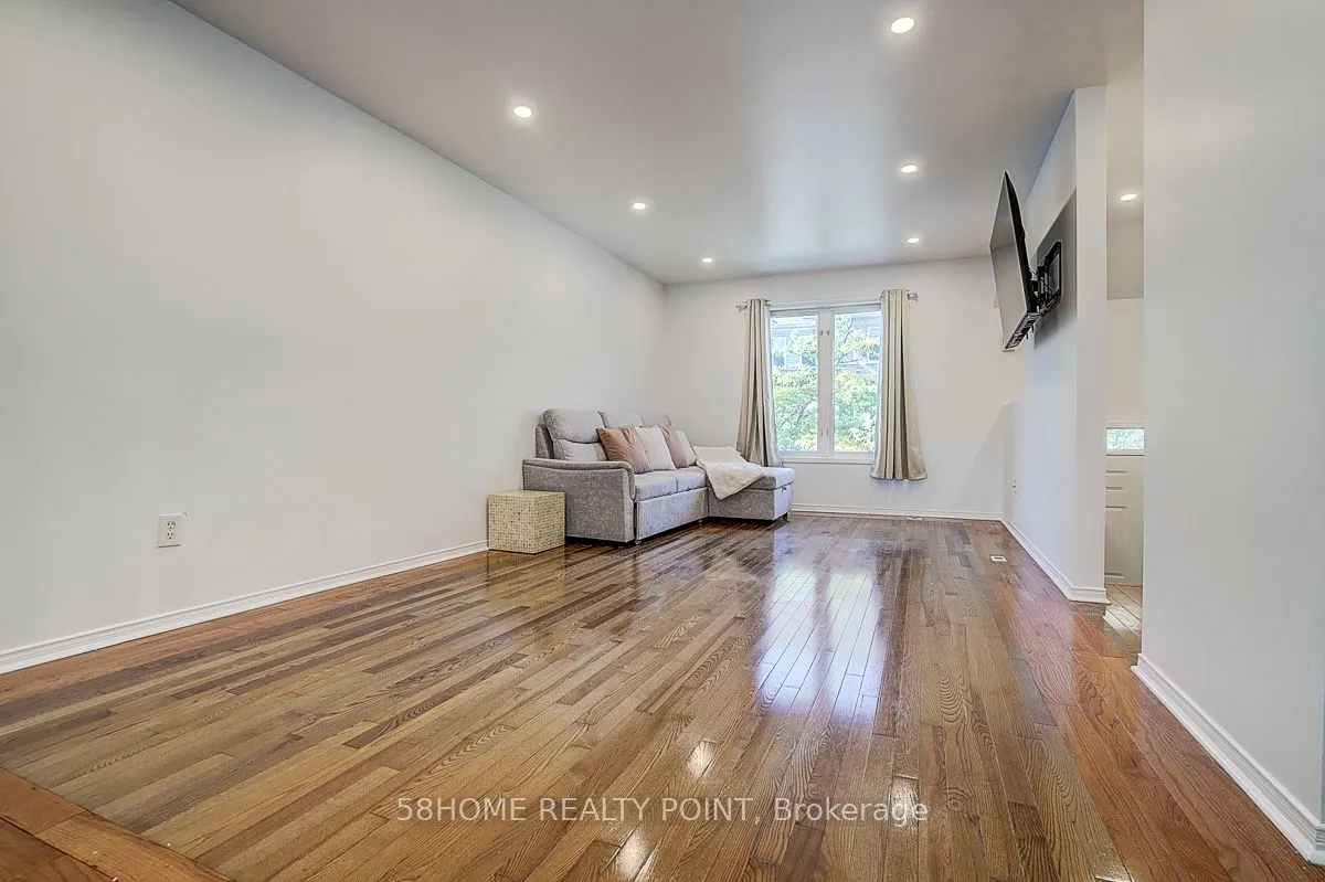 8D Leaside Park Drive, #8D