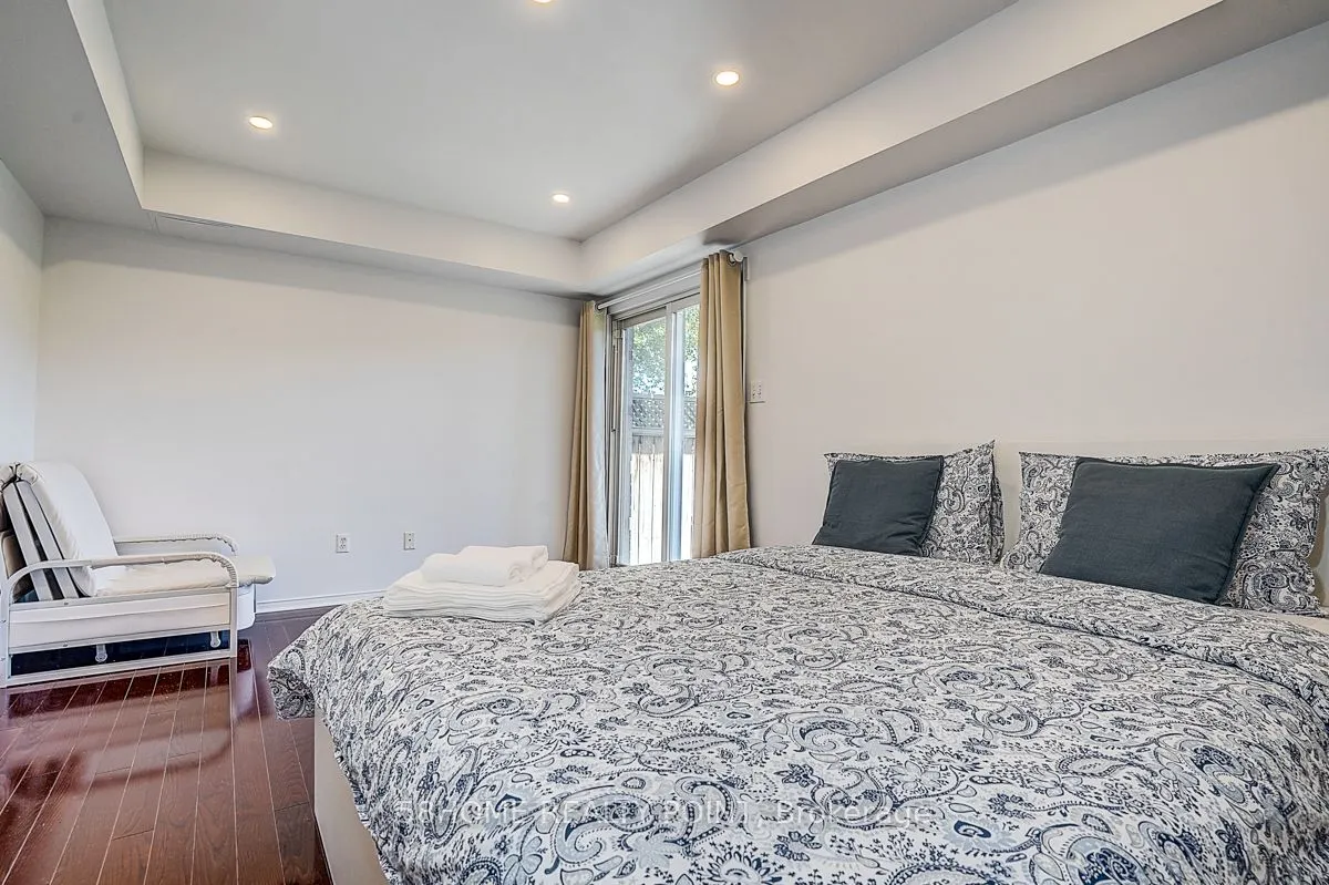8D Leaside Park Drive, #8D