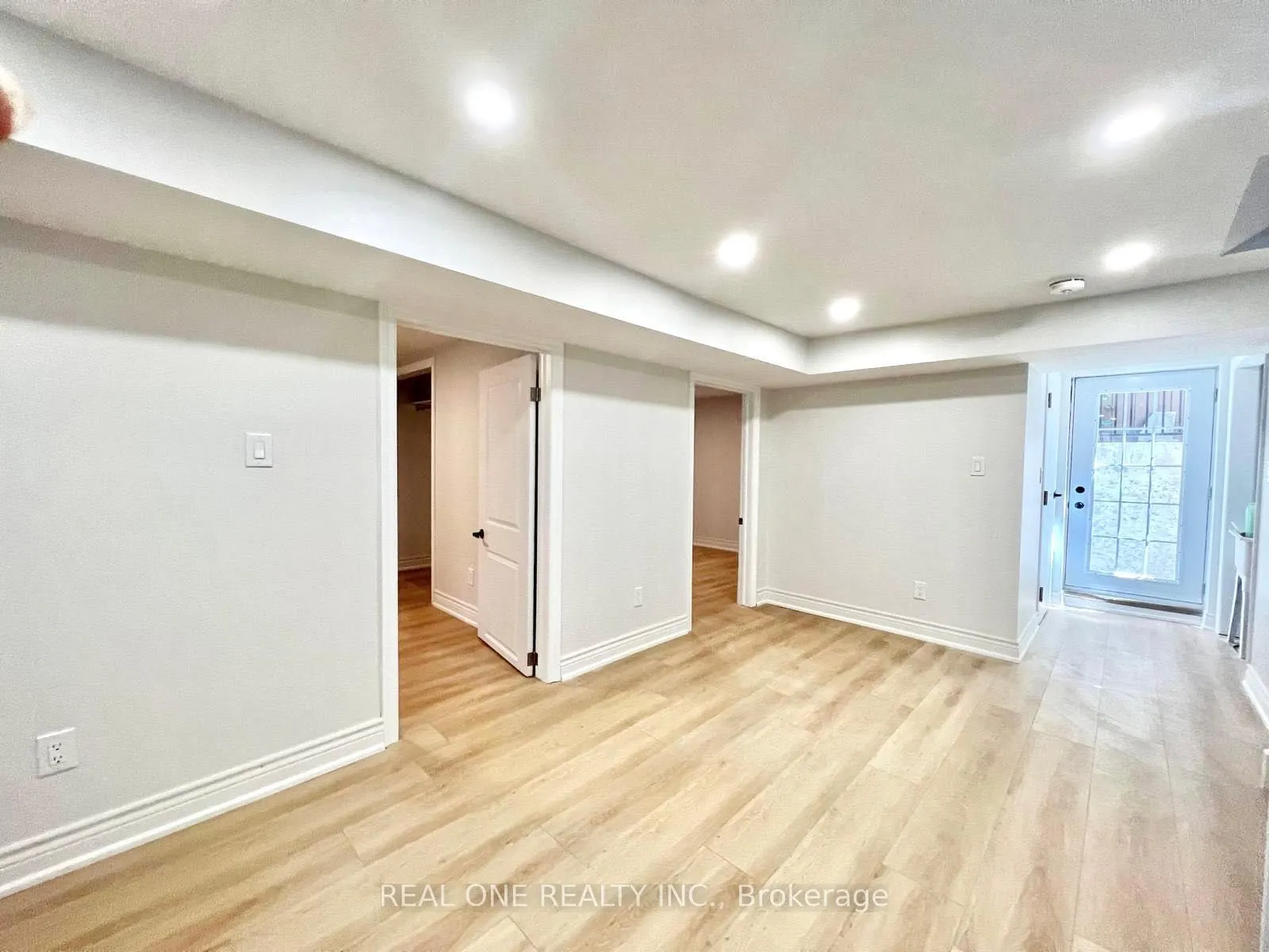 65 Dewlane Drive W