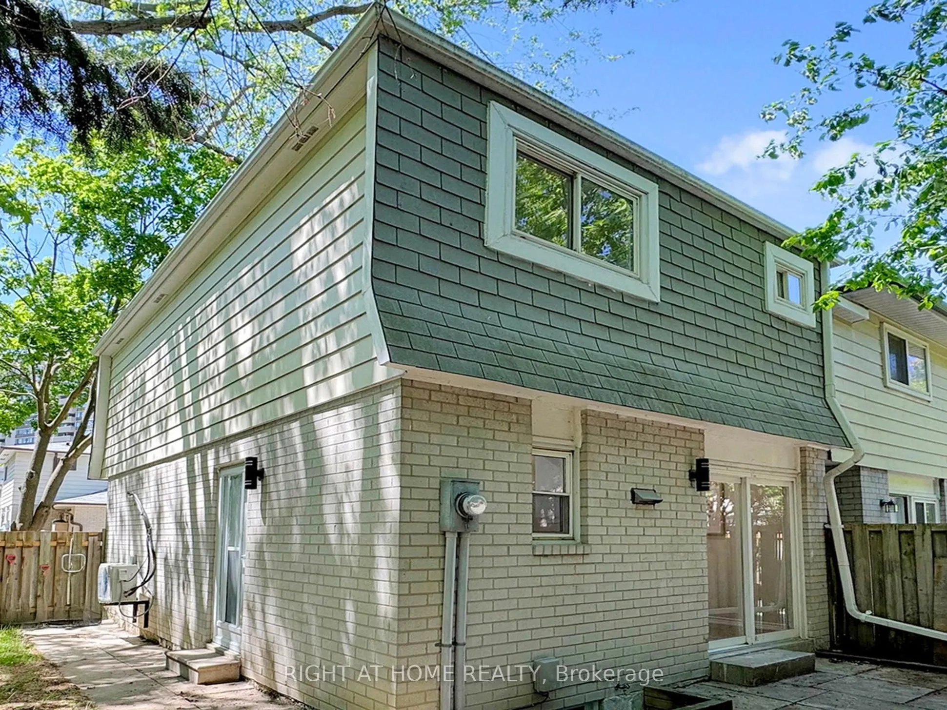 61 Plum Tree Way, #18