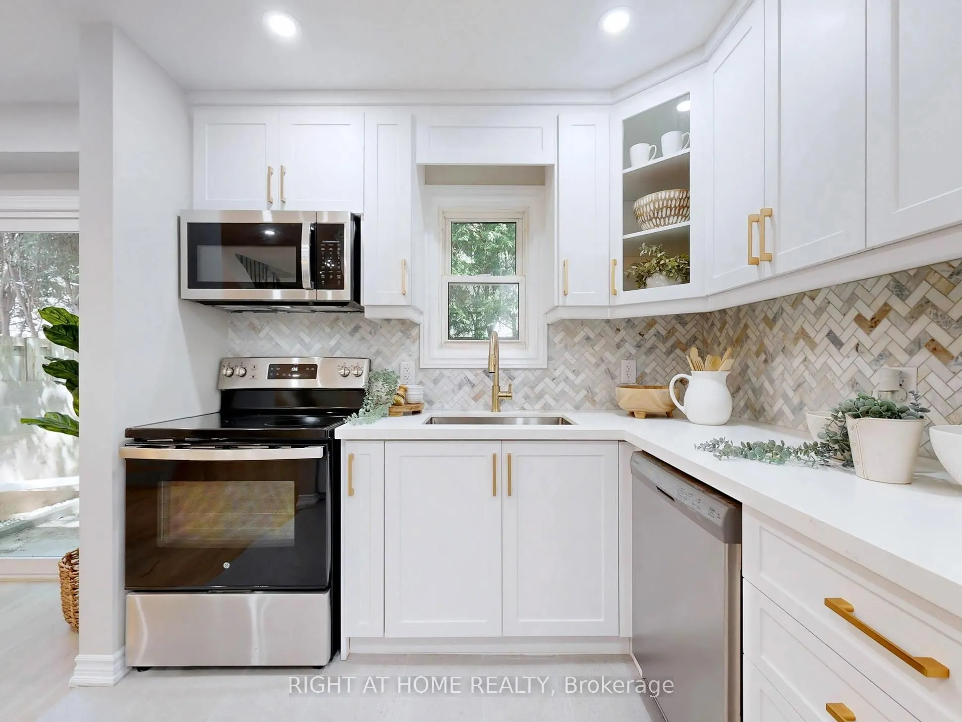 61 Plum Tree Way, #18