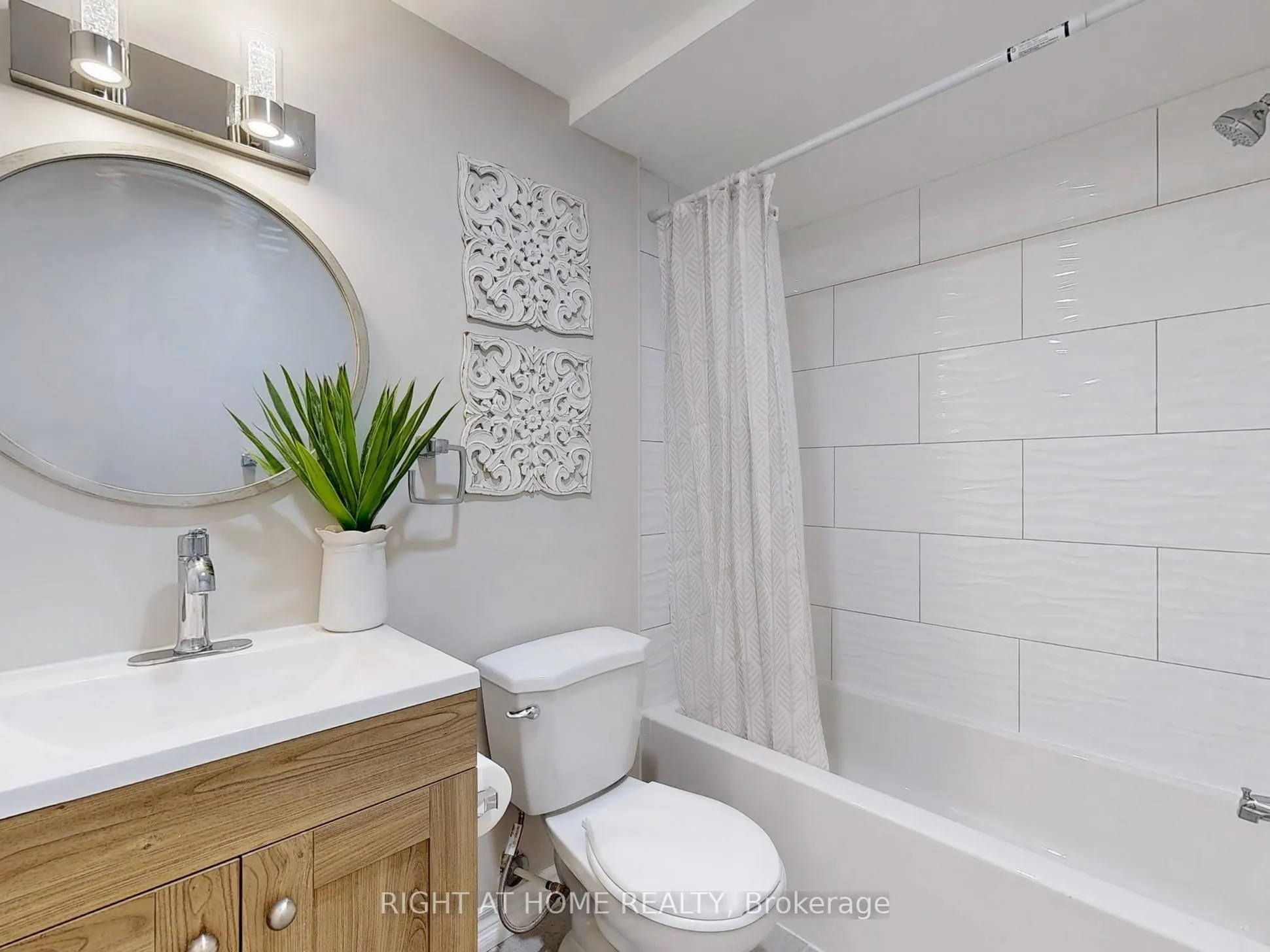 61 Plum Tree Way, #18