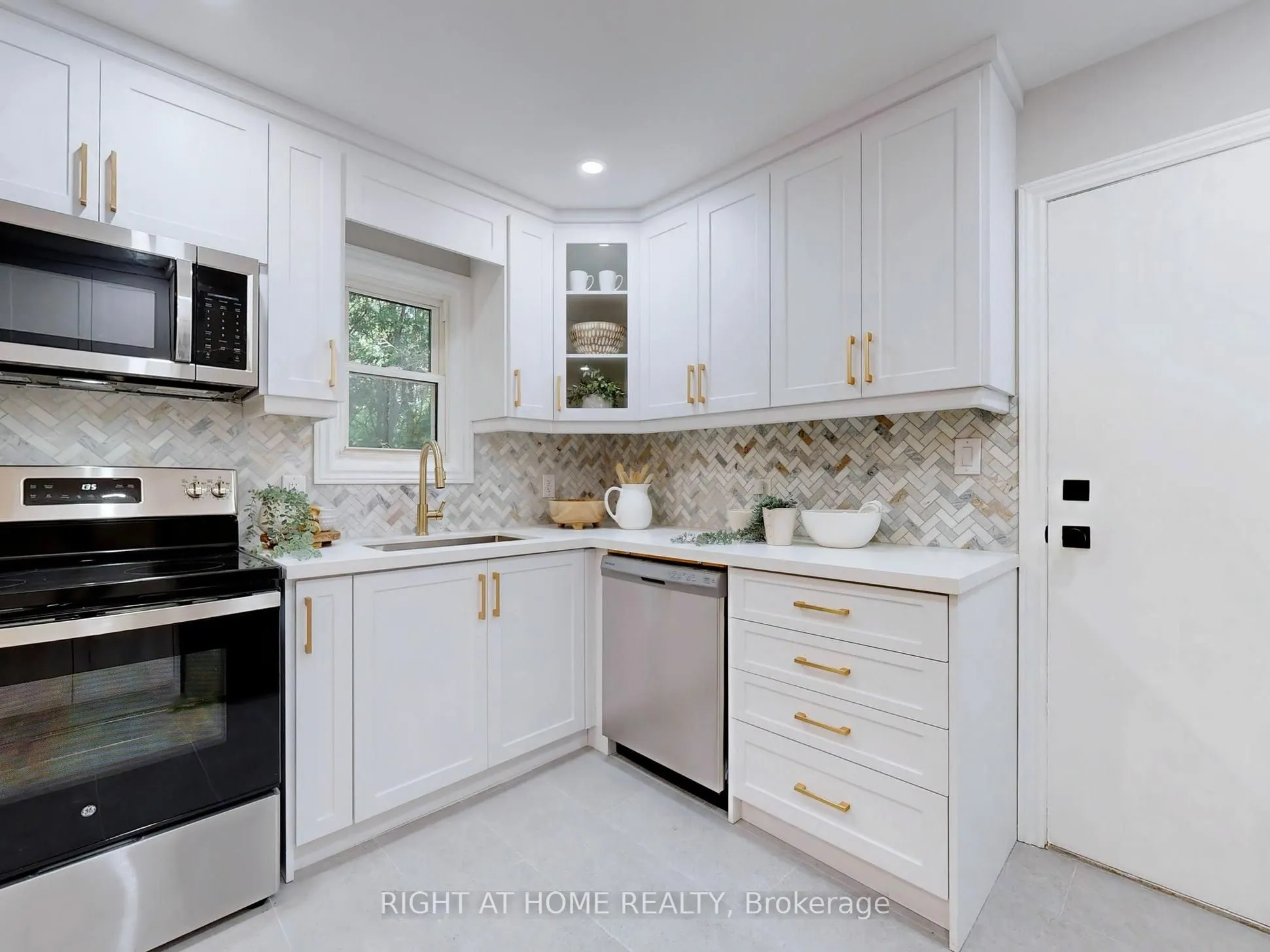 61 Plum Tree Way, #18