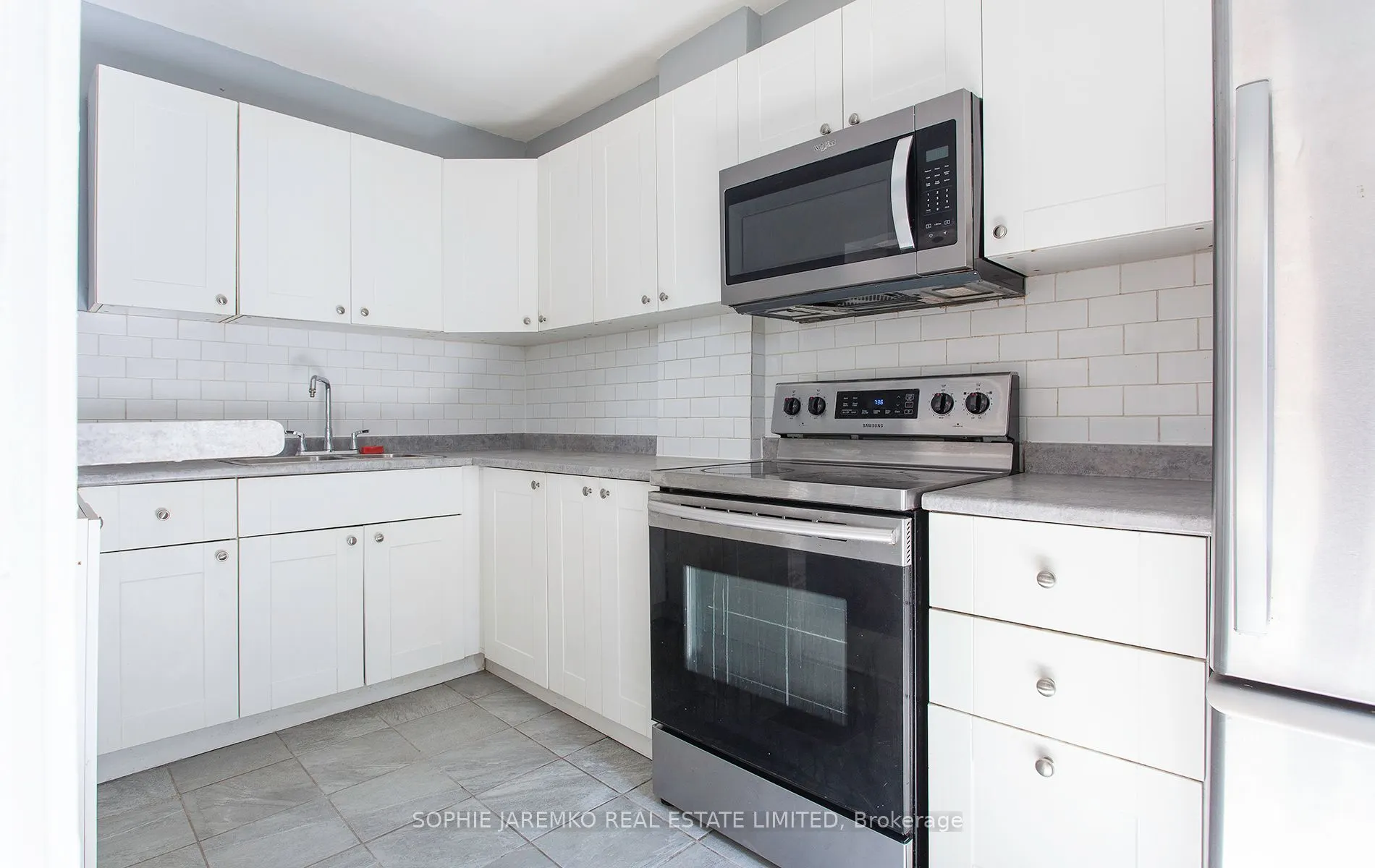 971A Bloor Street W