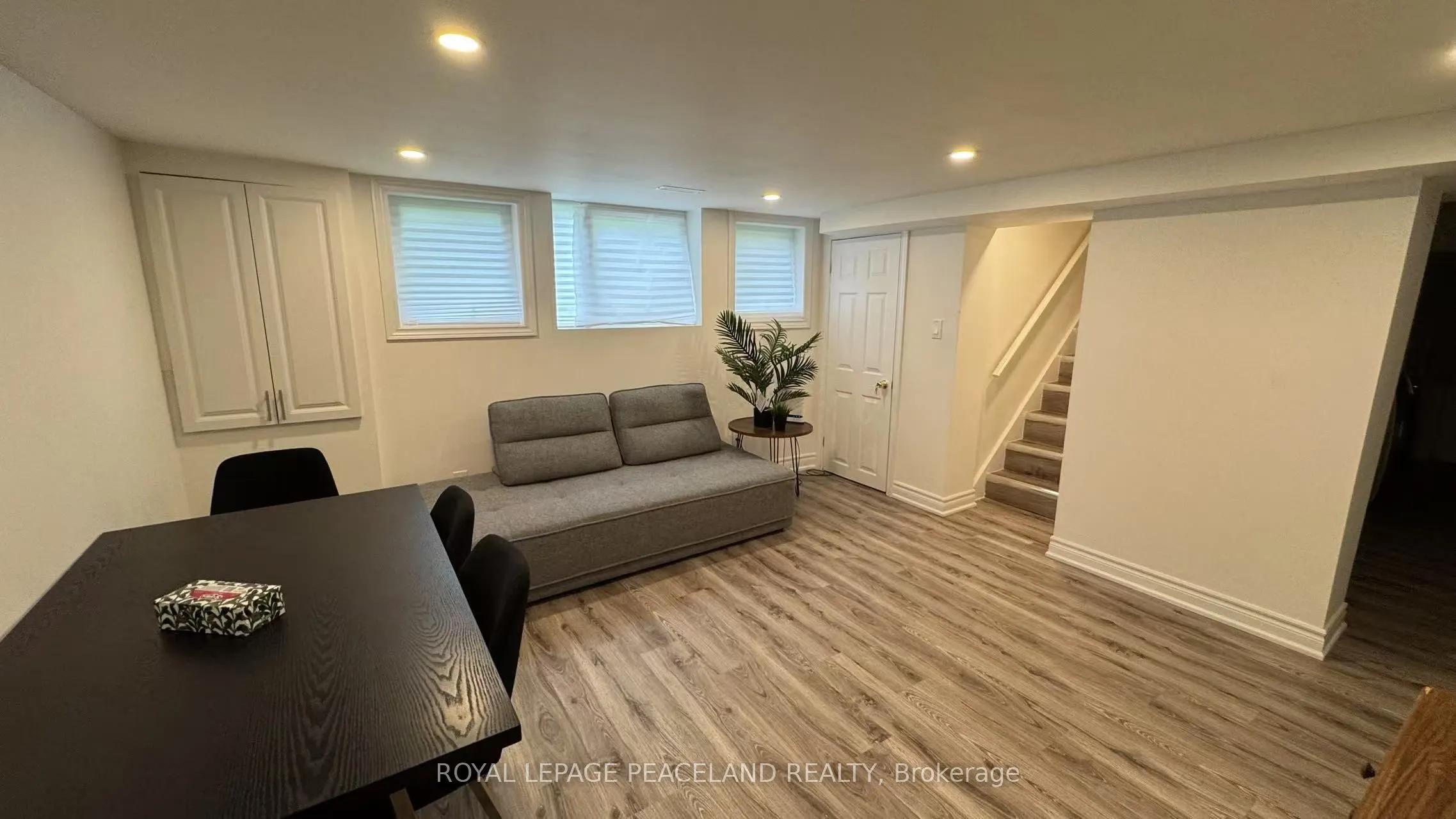 60 Paperbirch Drive, #LOWER