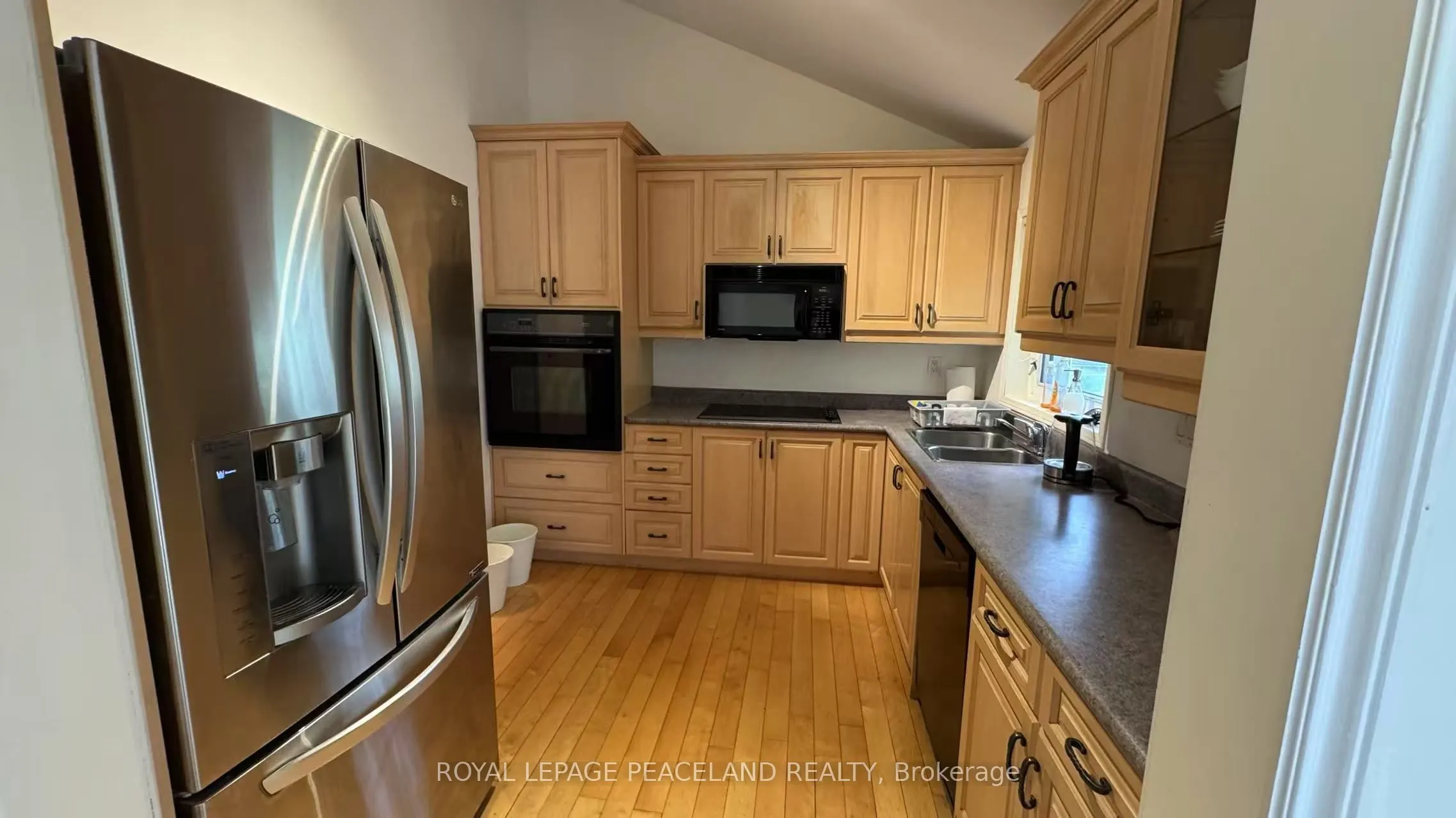 60 Paperbirch Drive, #LOWER