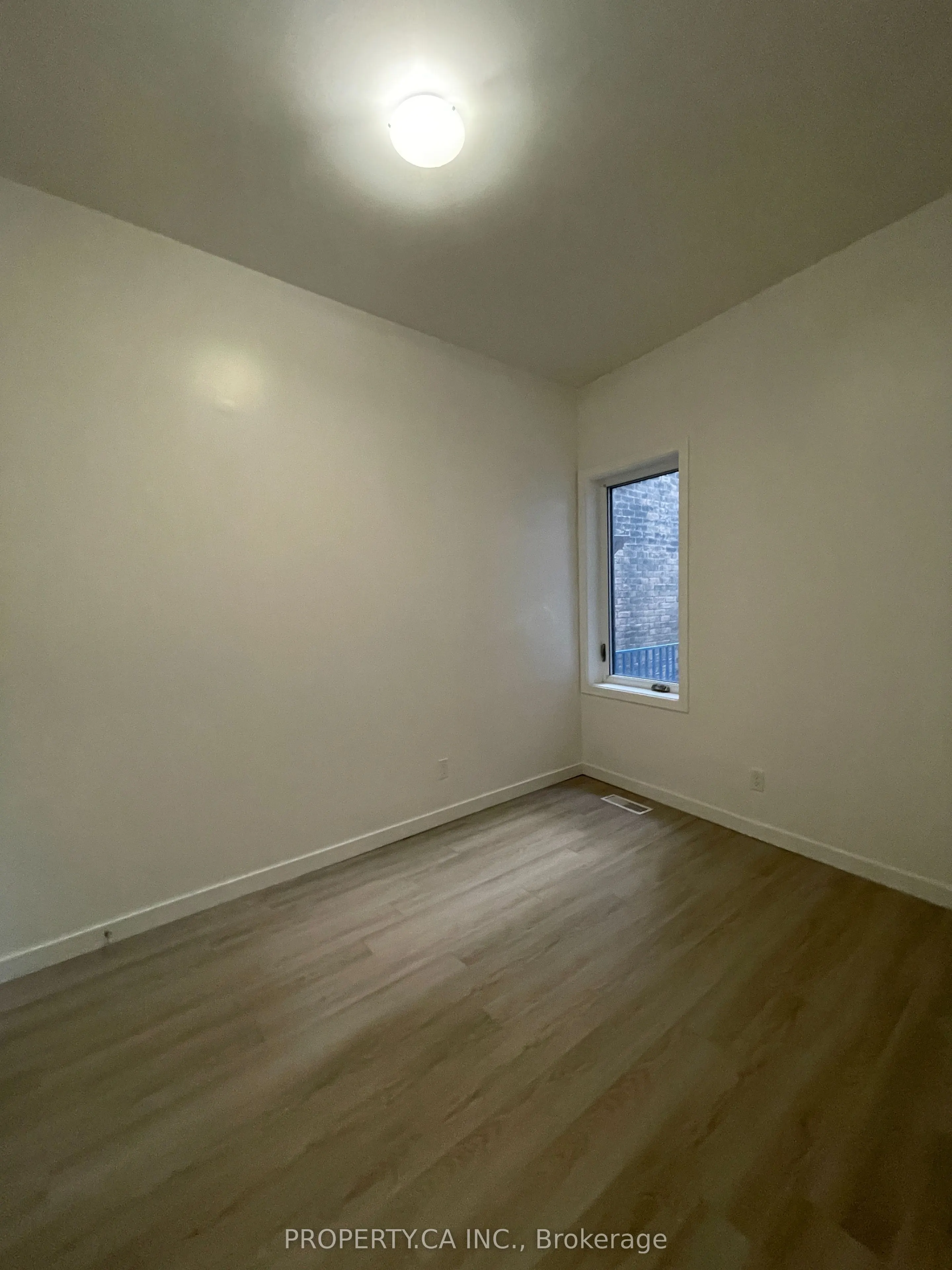 501 Queen Street E, #Main