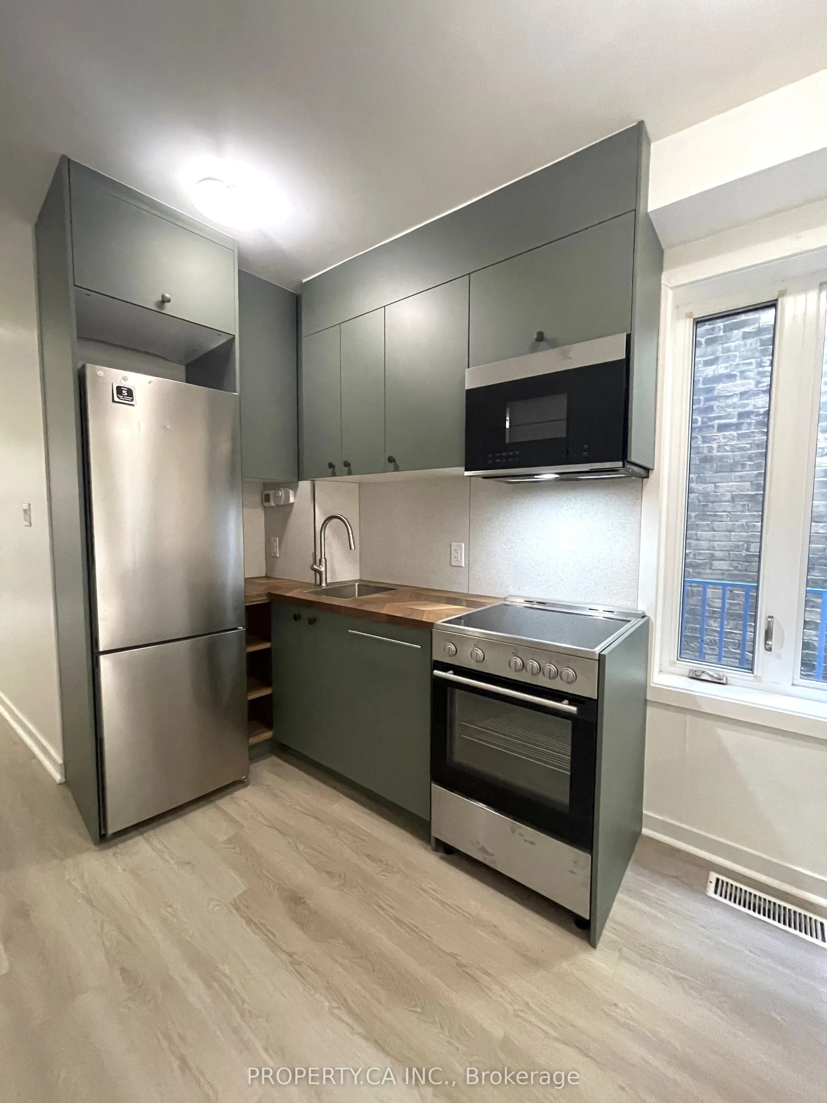 501 Queen Street E, #Main