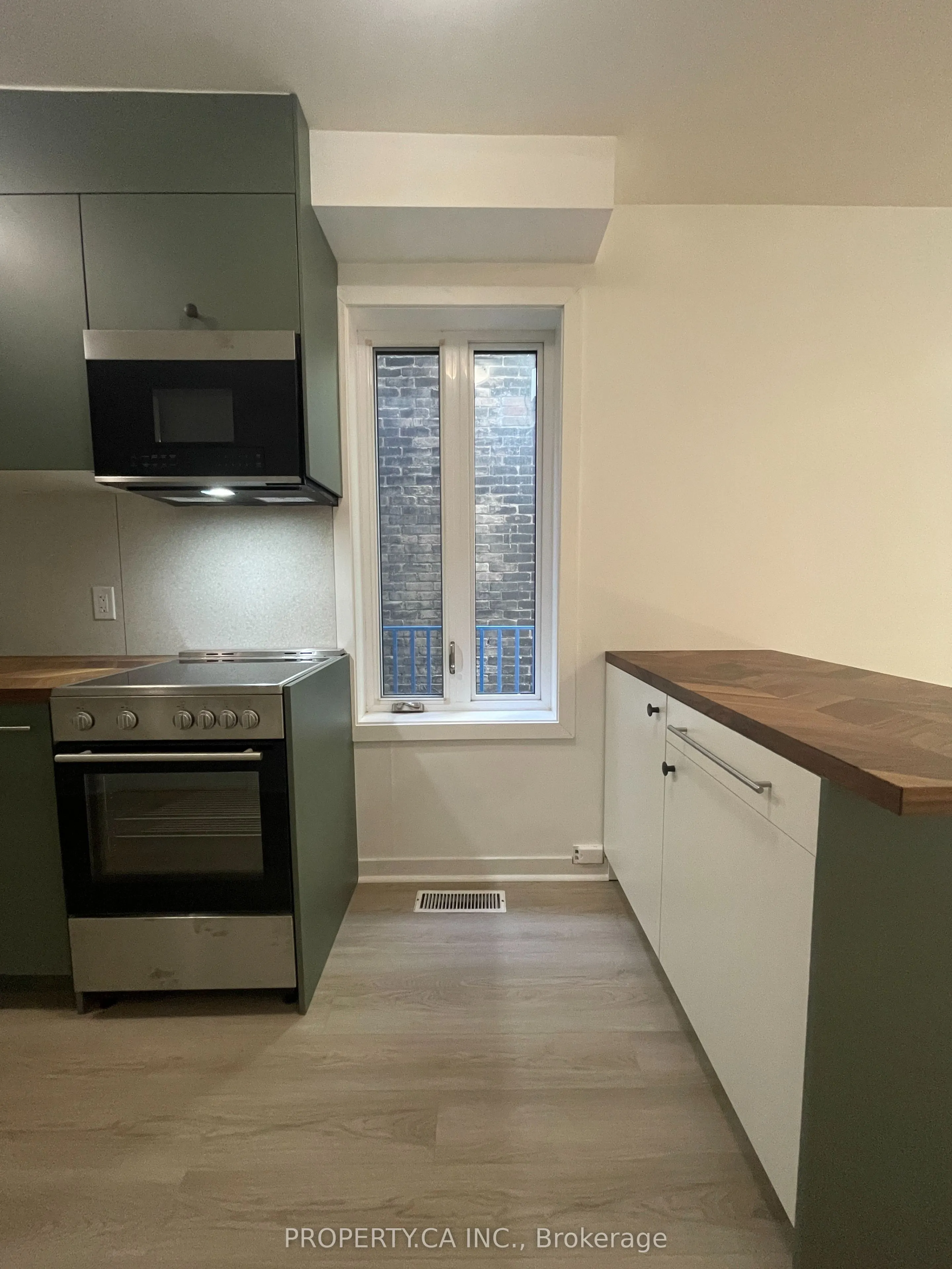501 Queen Street E, #Main