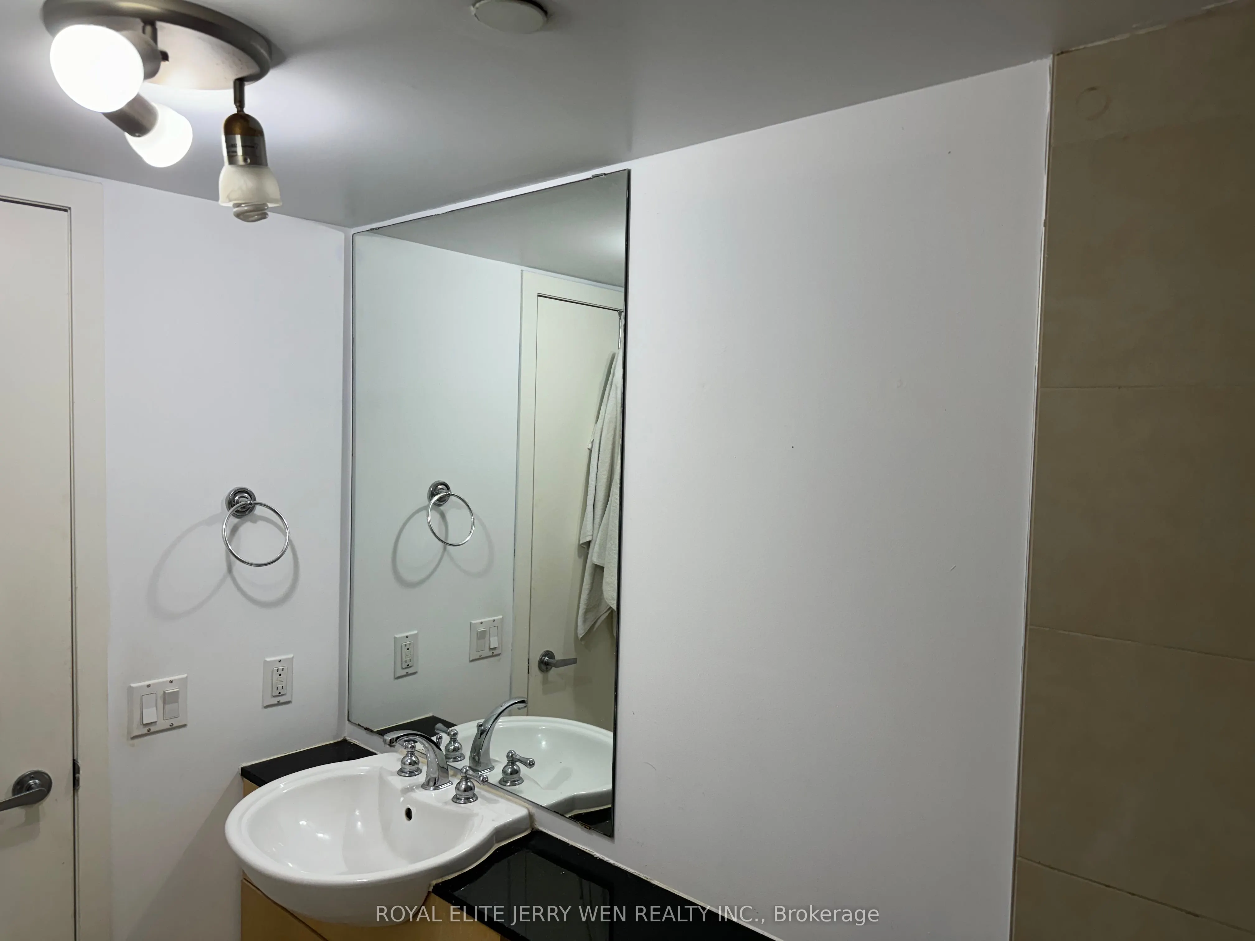 373 Front Street W, #301