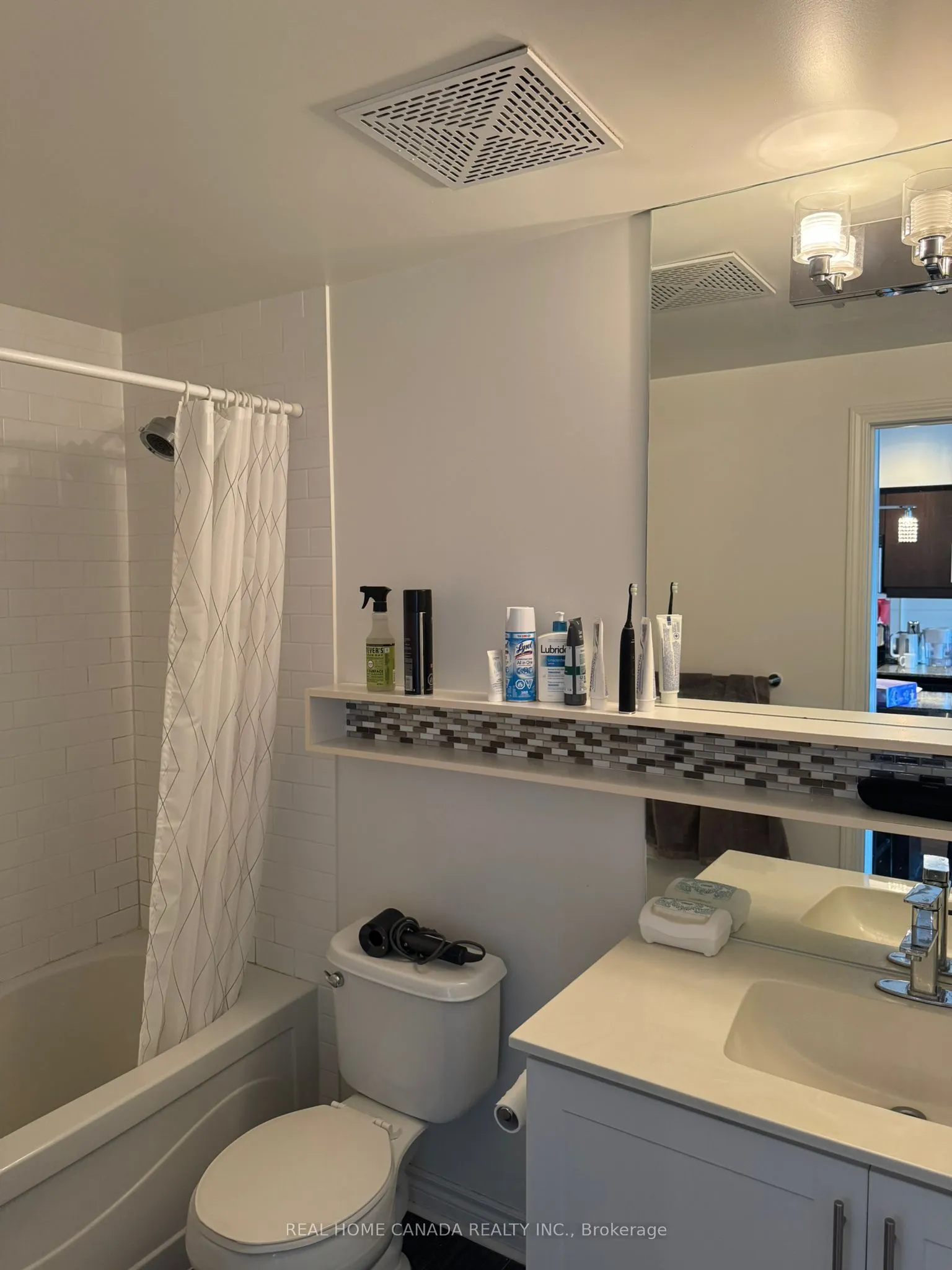 2885 Bayview Avenue, #506