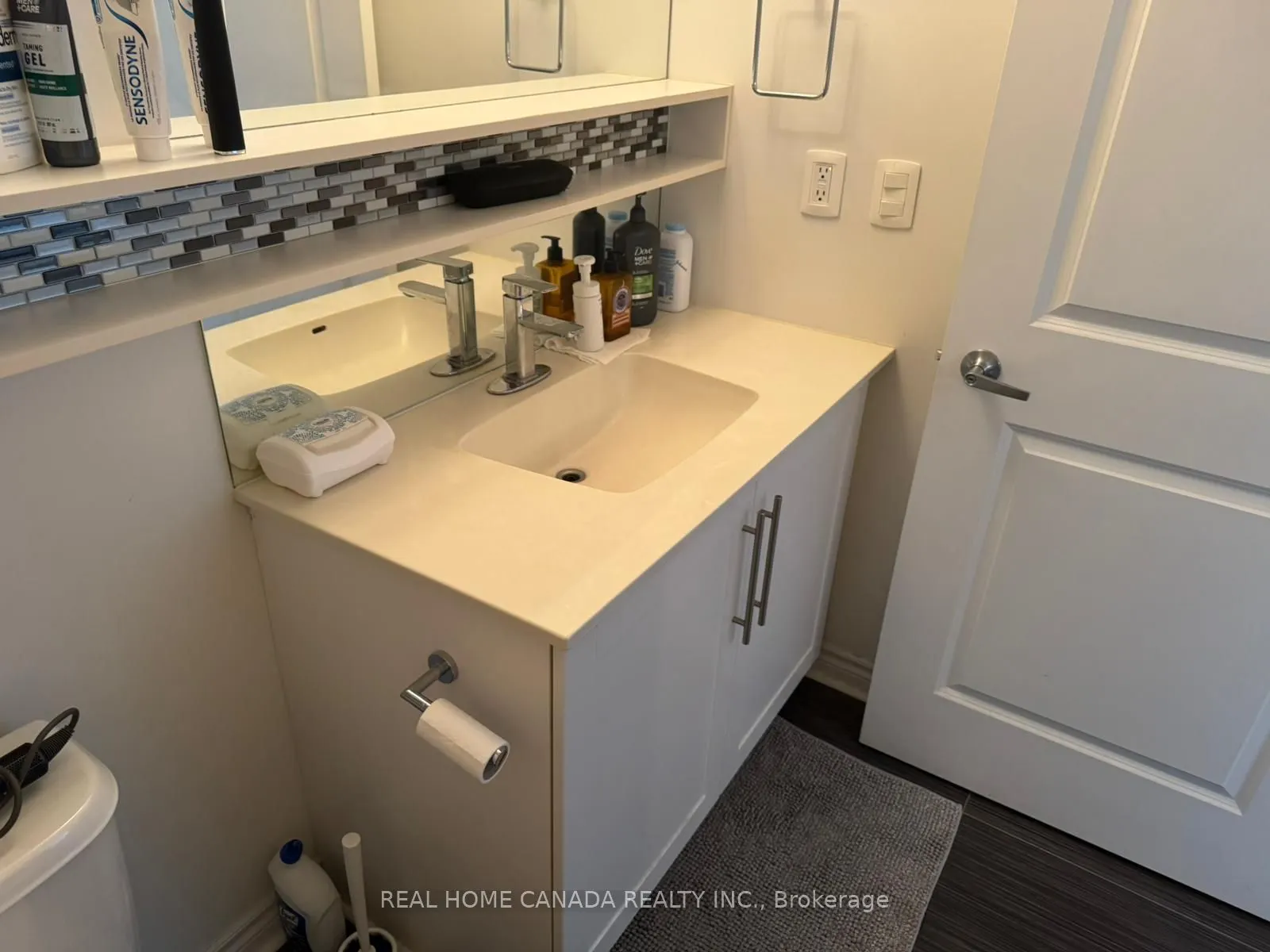2885 Bayview Avenue, #506