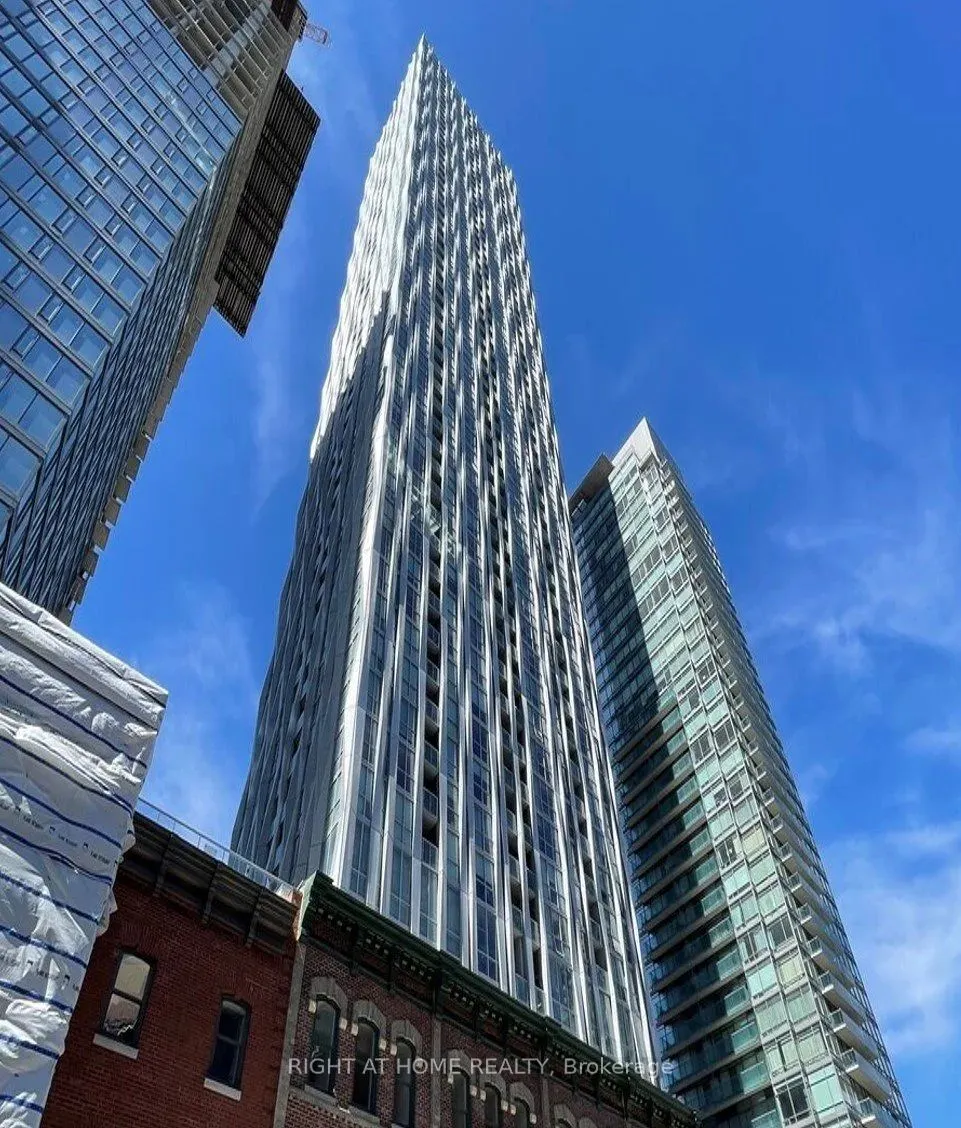 1 Yorkville Avenue, #1010