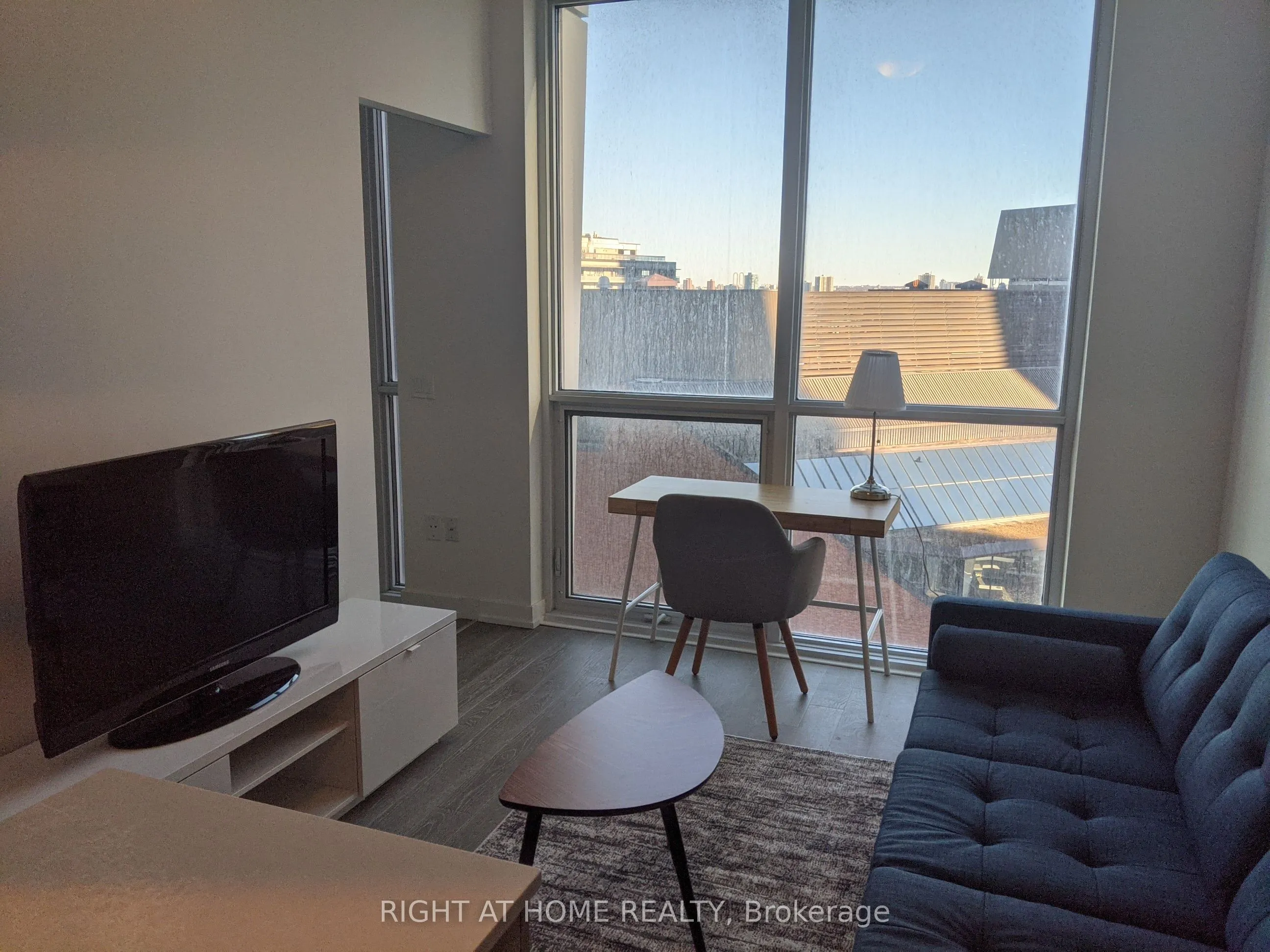 1 Yorkville Avenue, #1010