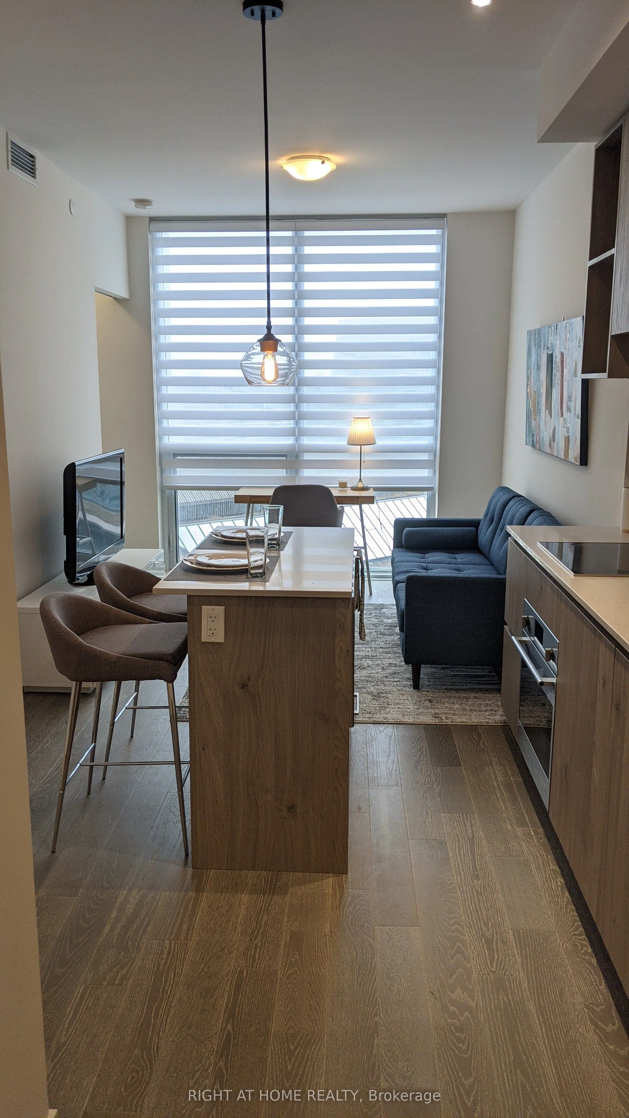 1 Yorkville Avenue, #1010
