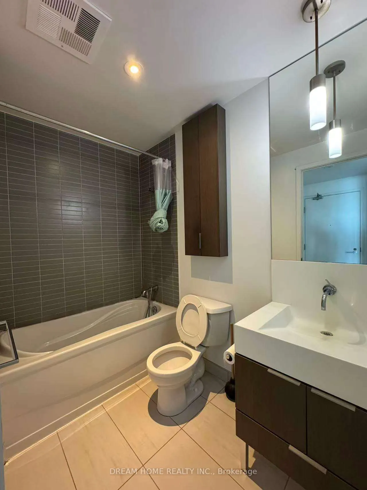 110 Charles Street E, #3209