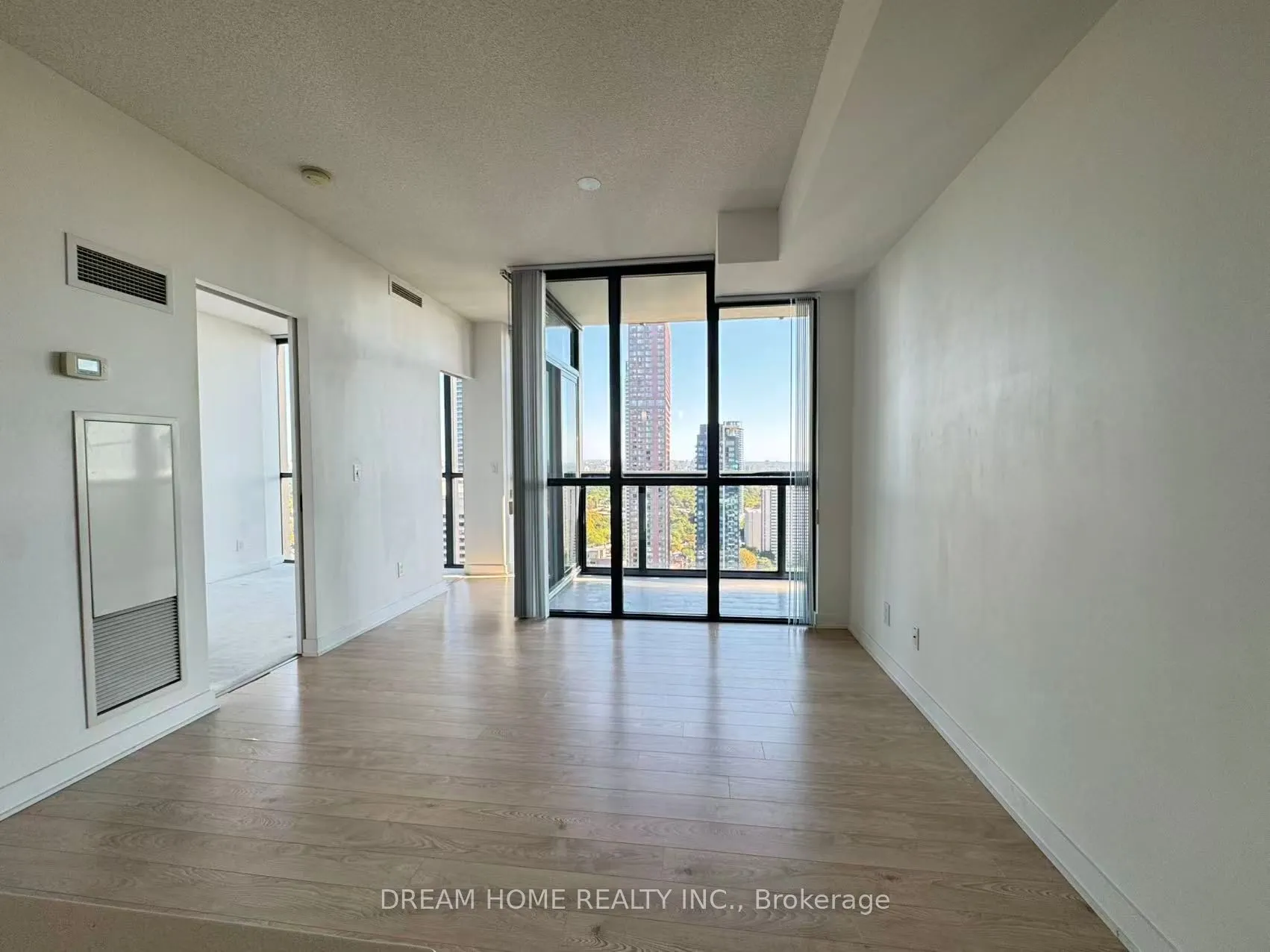 110 Charles Street E, #3209
